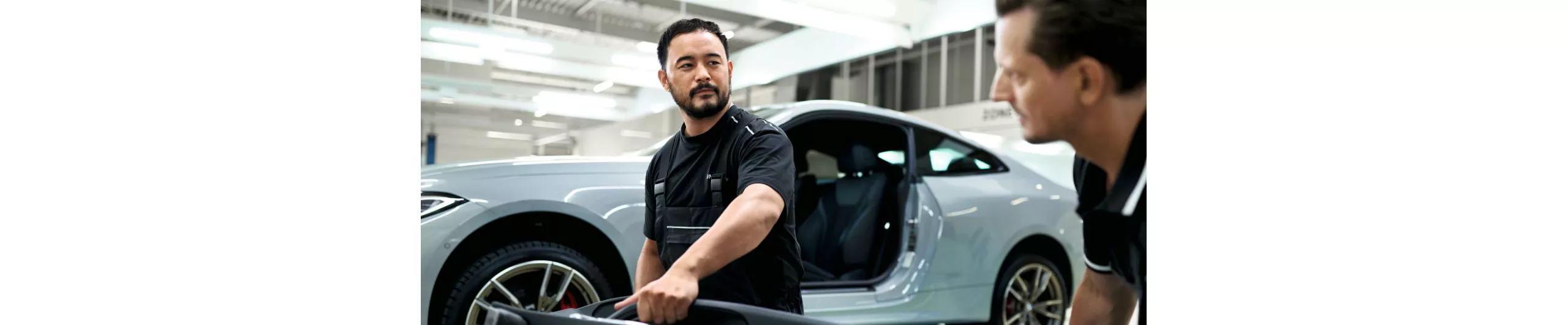 BMW M Performance Partsのご相談、取り付け、専門の知識と技術を持ったBMW 正規ディーラーにぜひお任せください。