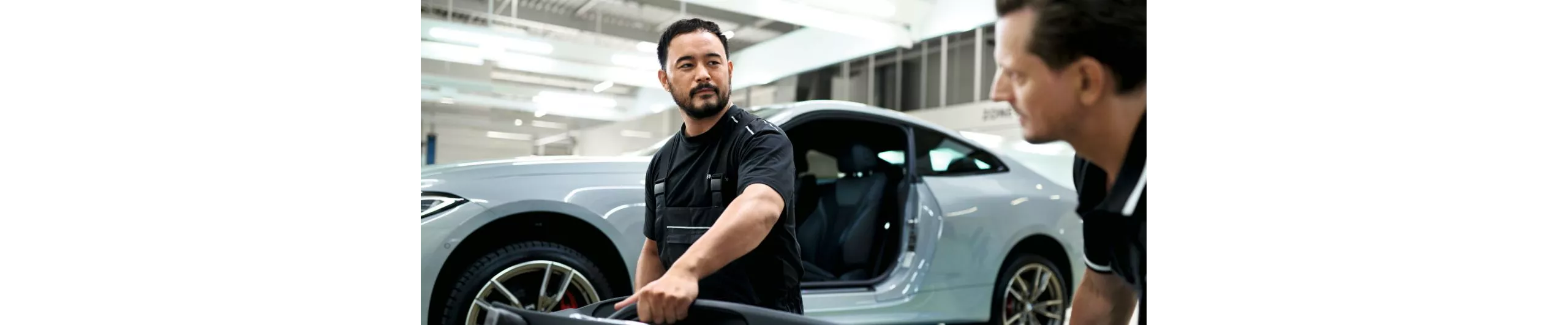 BMW M Performance Partsのご相談、取り付け、専門の知識と技術を持ったBMW 正規ディーラーにぜひお任せください。