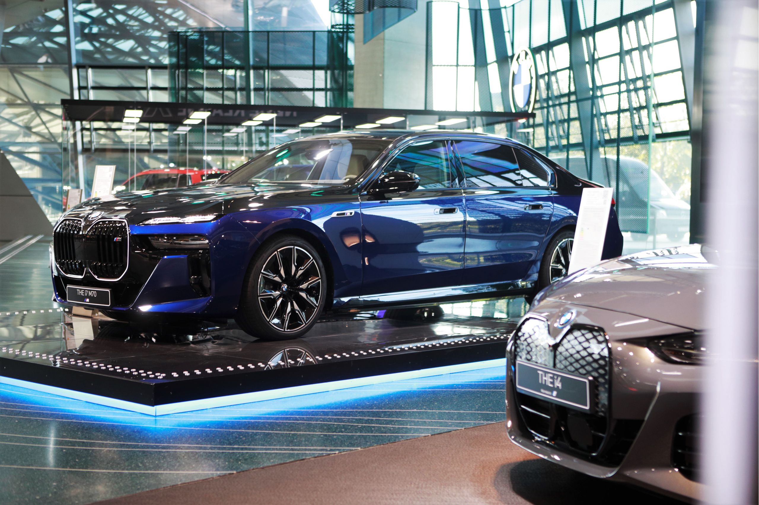 BMW Welt Ausstellungen exklusive Modelle i7