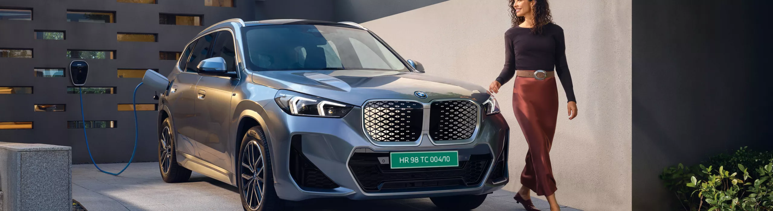 BMW iX1 LWB