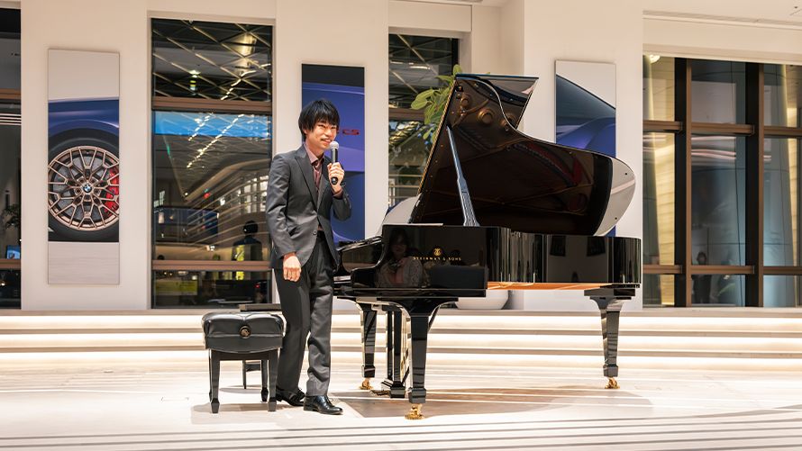  観客の胸中で交錯する、古き伝統と現代の粋。