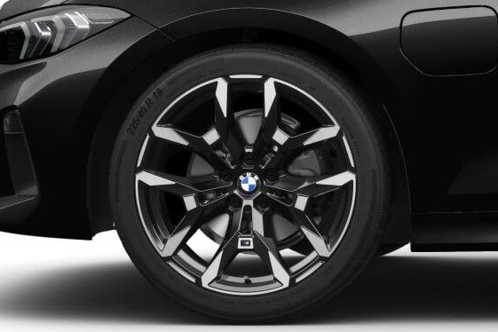 ล้ออัลลอยน้ำหนักเบาขอบ 18 นิ้ว ลวดลายสไตล์ V-spoke 873 สี Bicolour ของ BMW ซีรีส์ 3 Sedan รุ่นปลั๊กอินไฮบริด