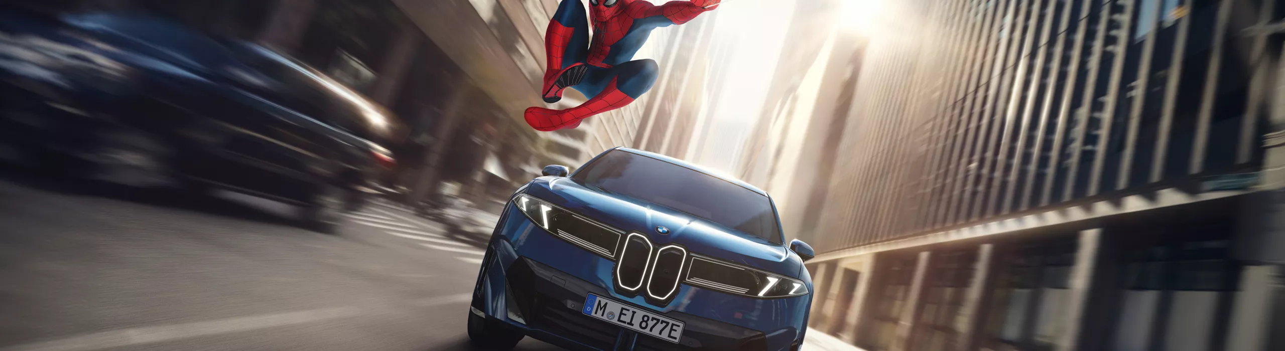 Descubre el BMW iX3 en la película Spider-Man: Brand New Day.