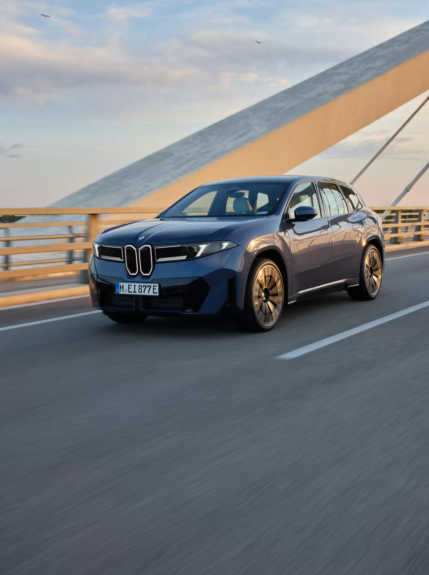 BMW iX3 na estrada