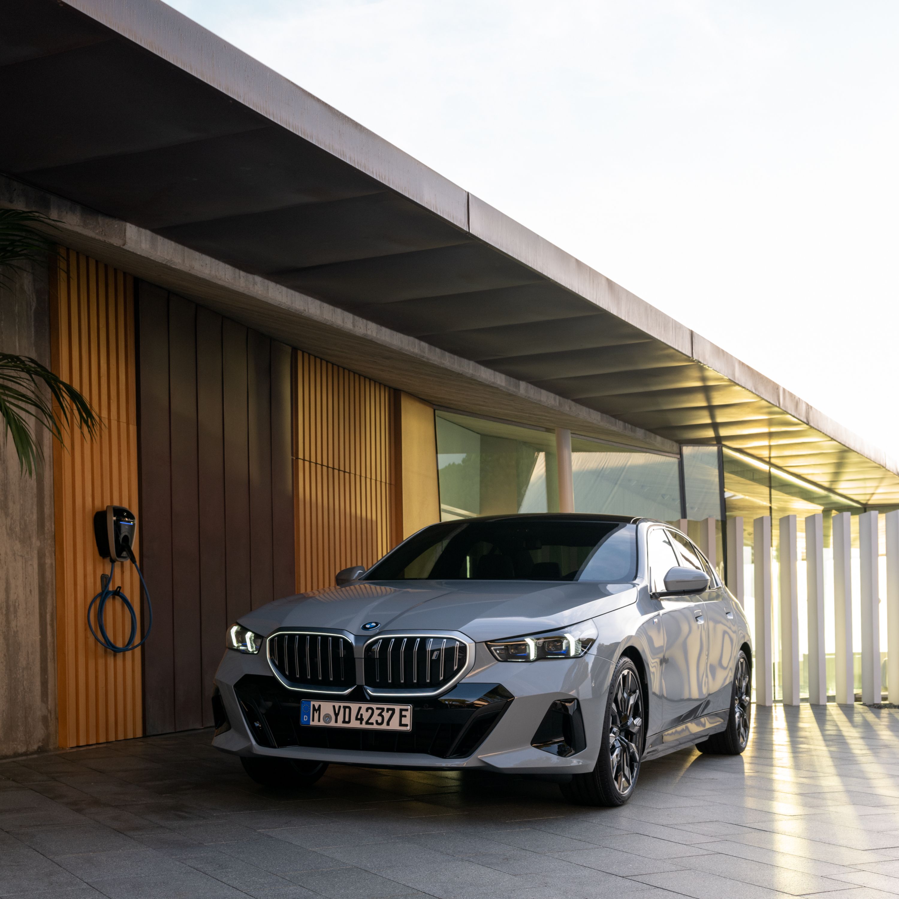 Coches eléctricos BMW, carga en casa