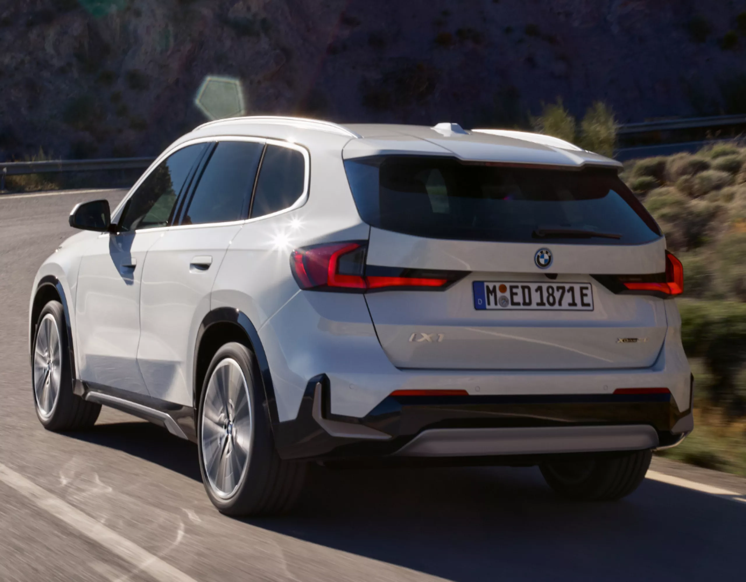 Электромобили BMW Безопасная управляемость