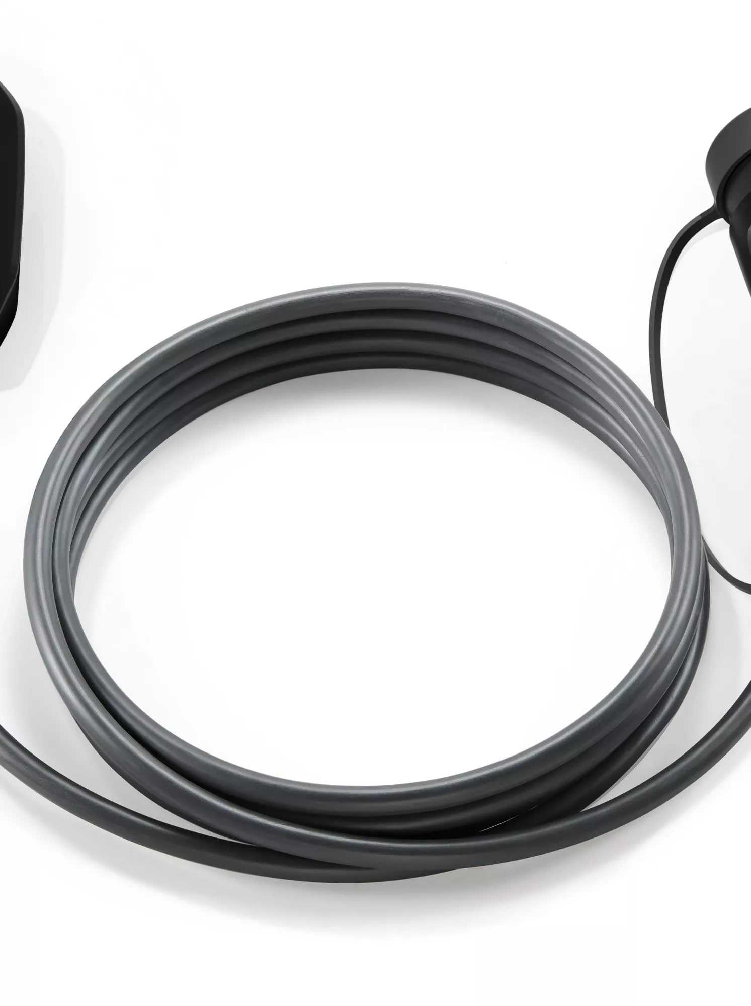 BMW Multifunction Charger (MFC) mit angeschlossenem Ladekabel