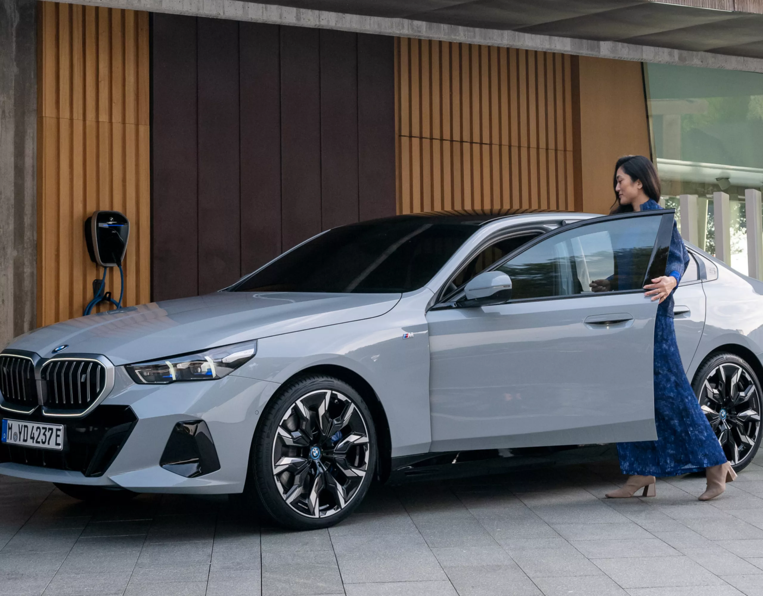 BMW electric cars Premium charging stations