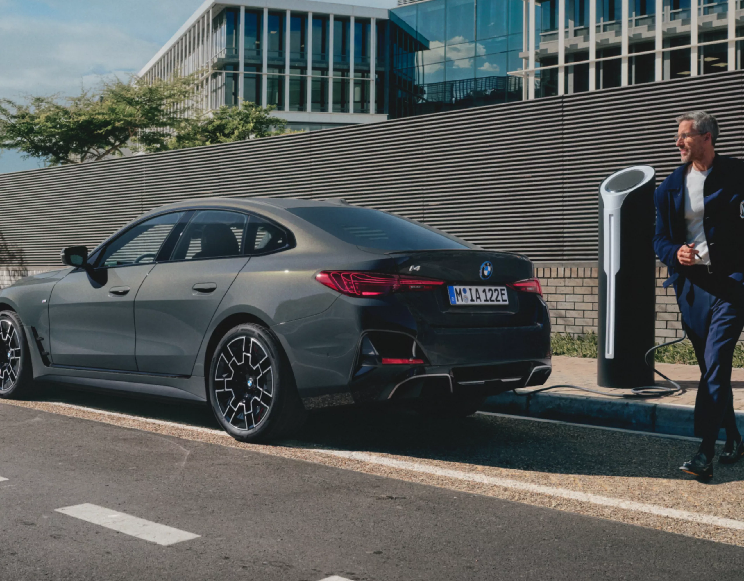 Voitures électriques BMW - Recharger en cours de route