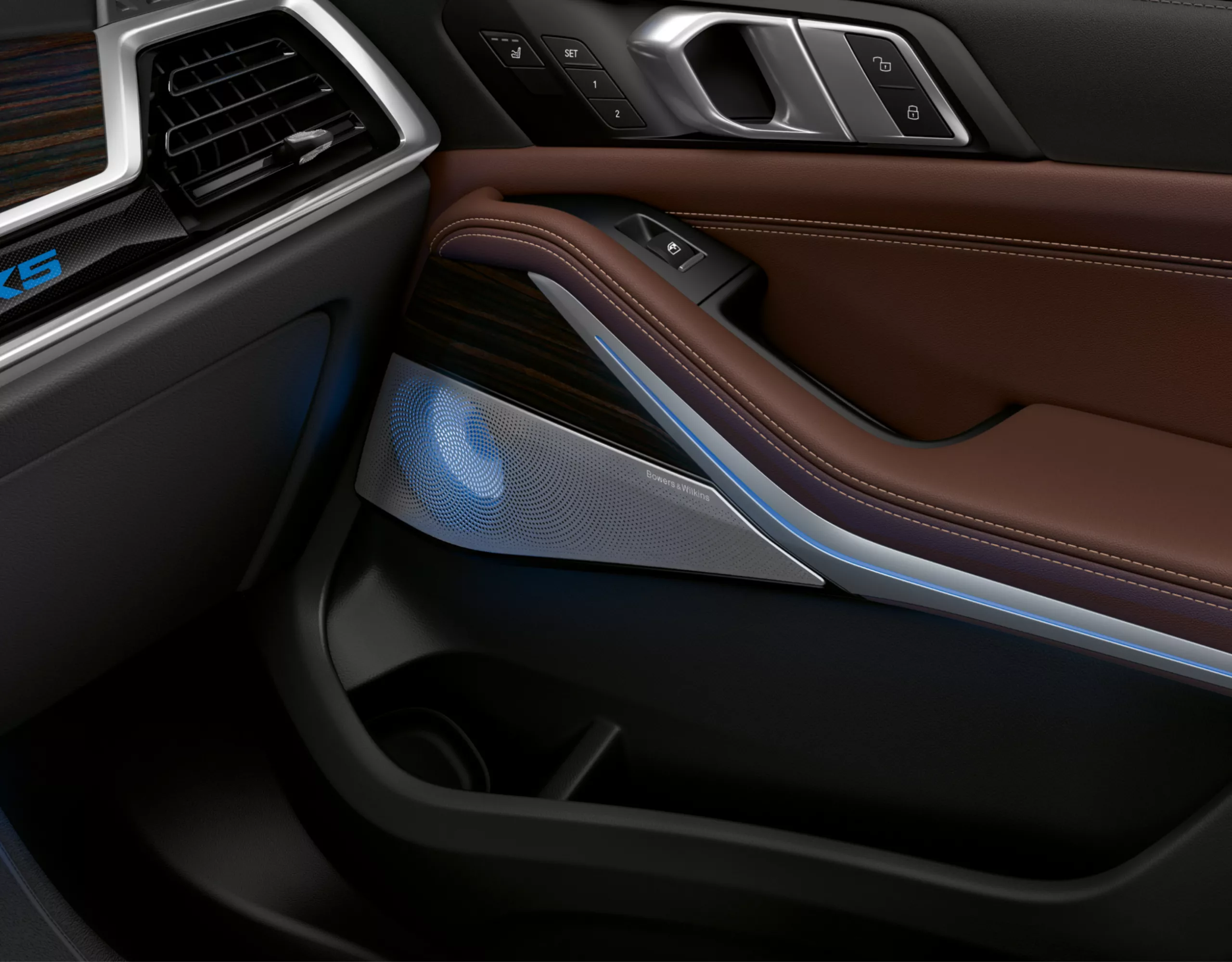 BMW X5：Bowers & Wilkins ダイヤモンド・サラウンド・サウンド・システム
