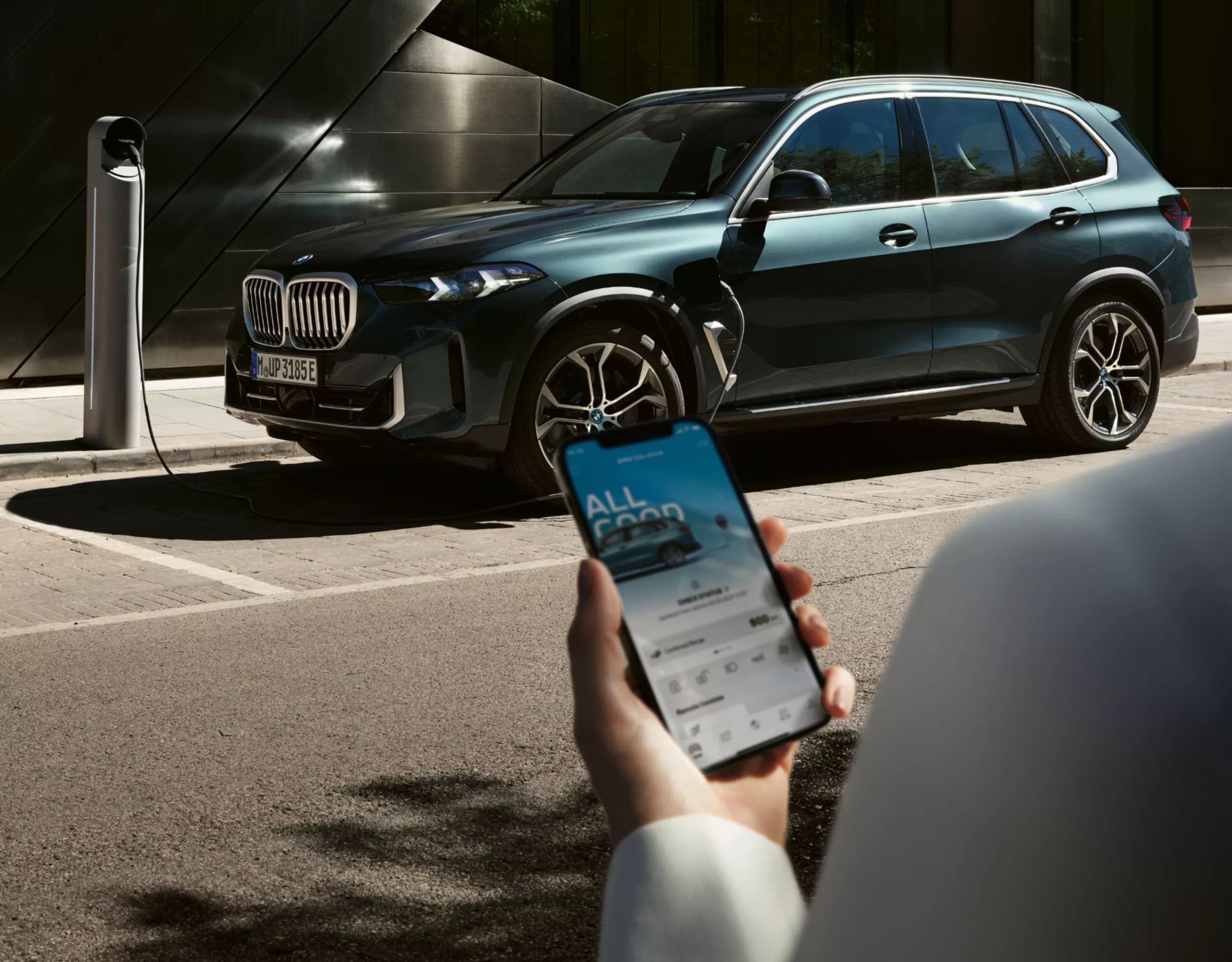 BMW X5 プラグイン・ハイブリッド：外出先での充電