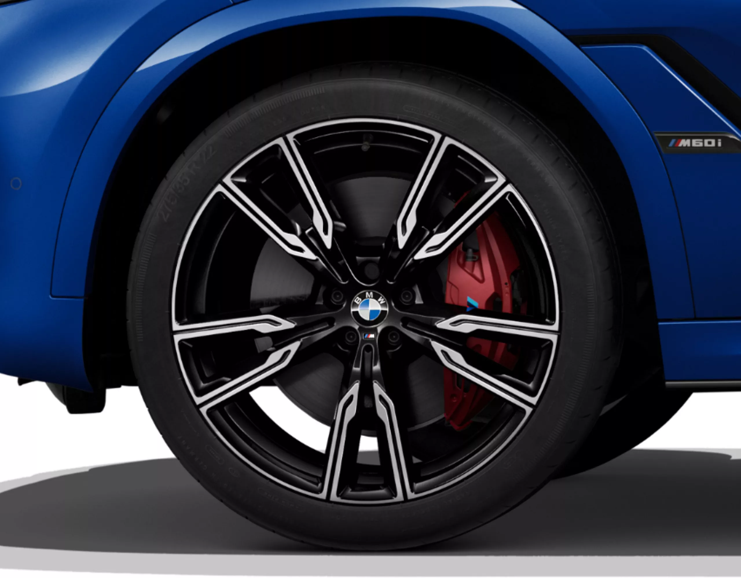 3D-Darstellung der 22" M Leichtmetallräder V-Speiche 747 M Bicolor mit Mischbereifung an einem BMW X6