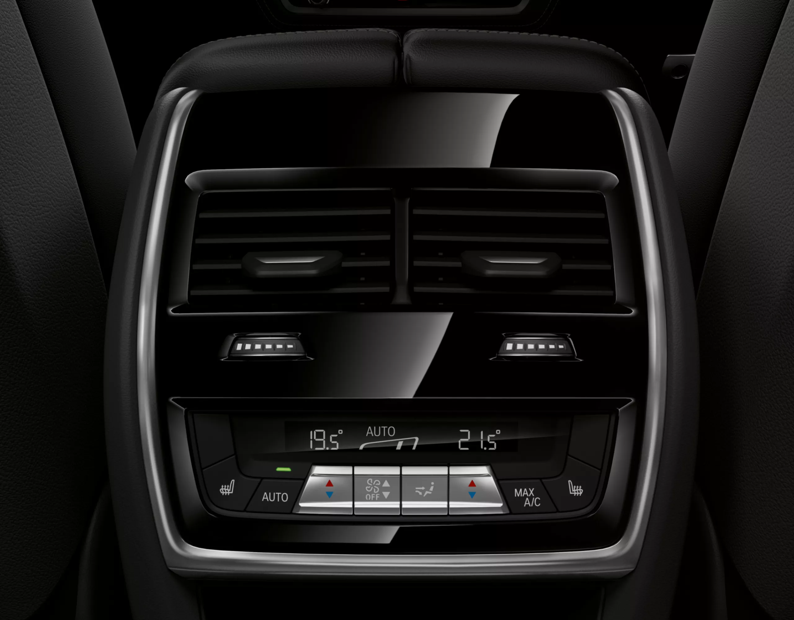 Control panel for the 4-zone air conditioning in the middle console of the BMW X6