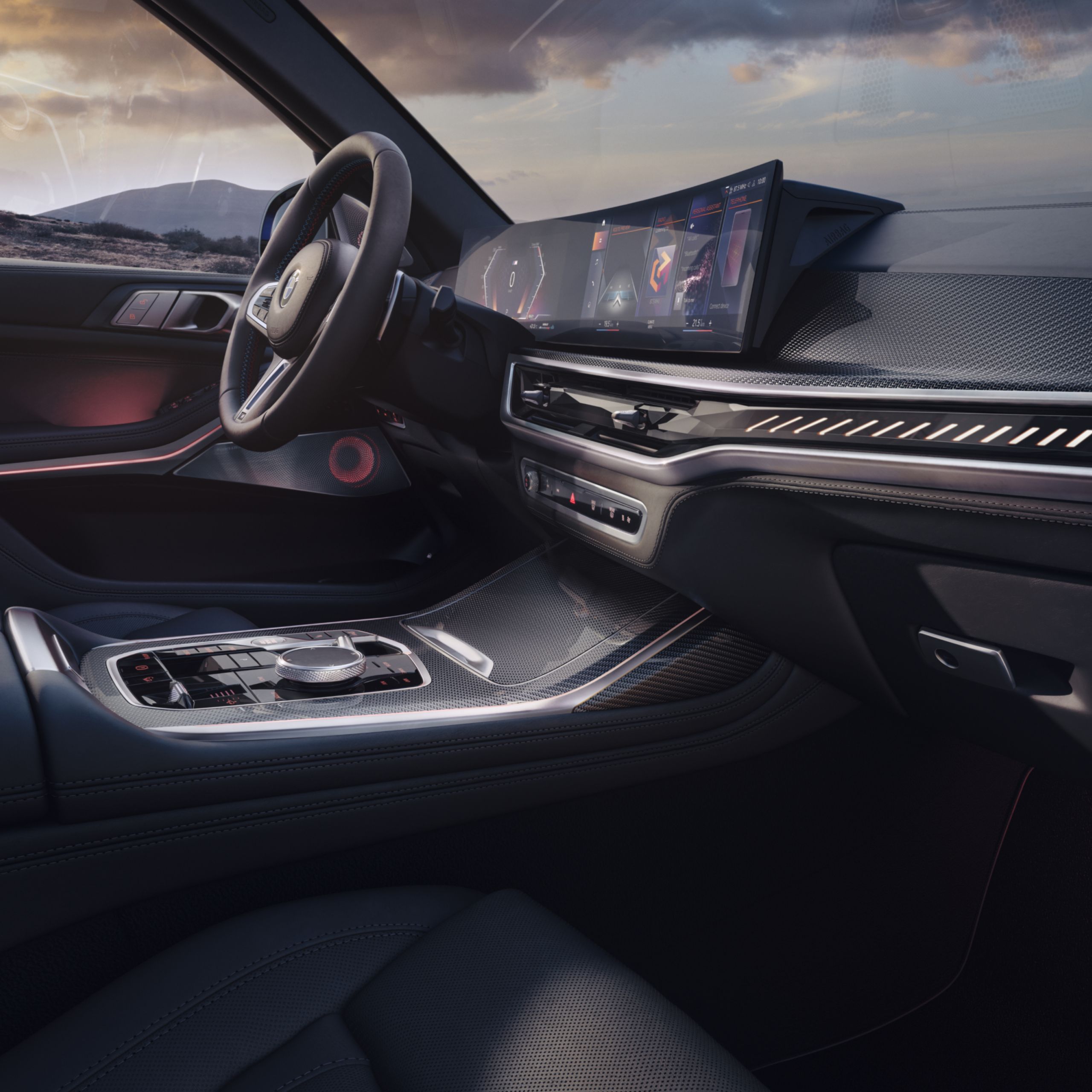 BMW X7 M60i xDrive BMW Curved Display kijelző és M-specifikus Light Bar.