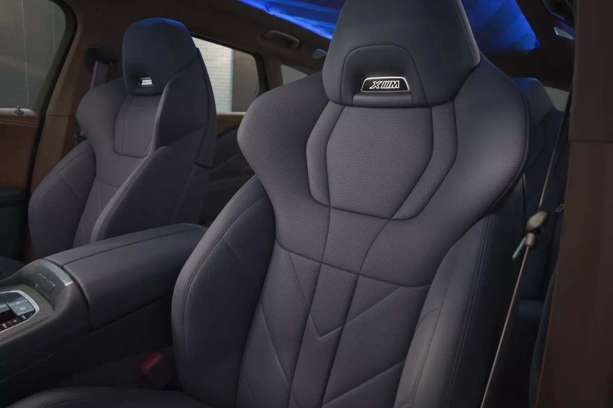 M Multifunction Seats