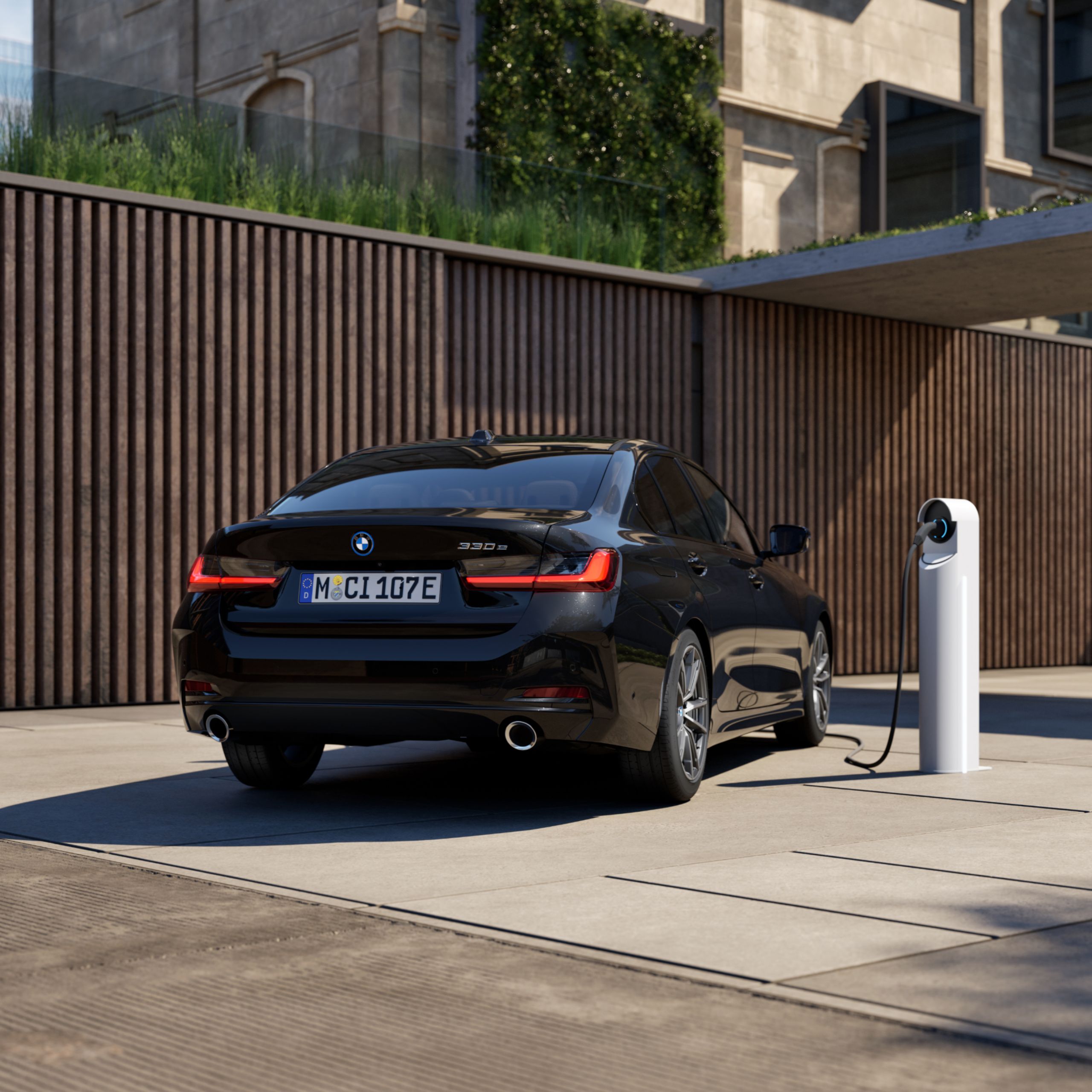 BMW Charging, BMW 3. seeria sedaani pistikhübriid