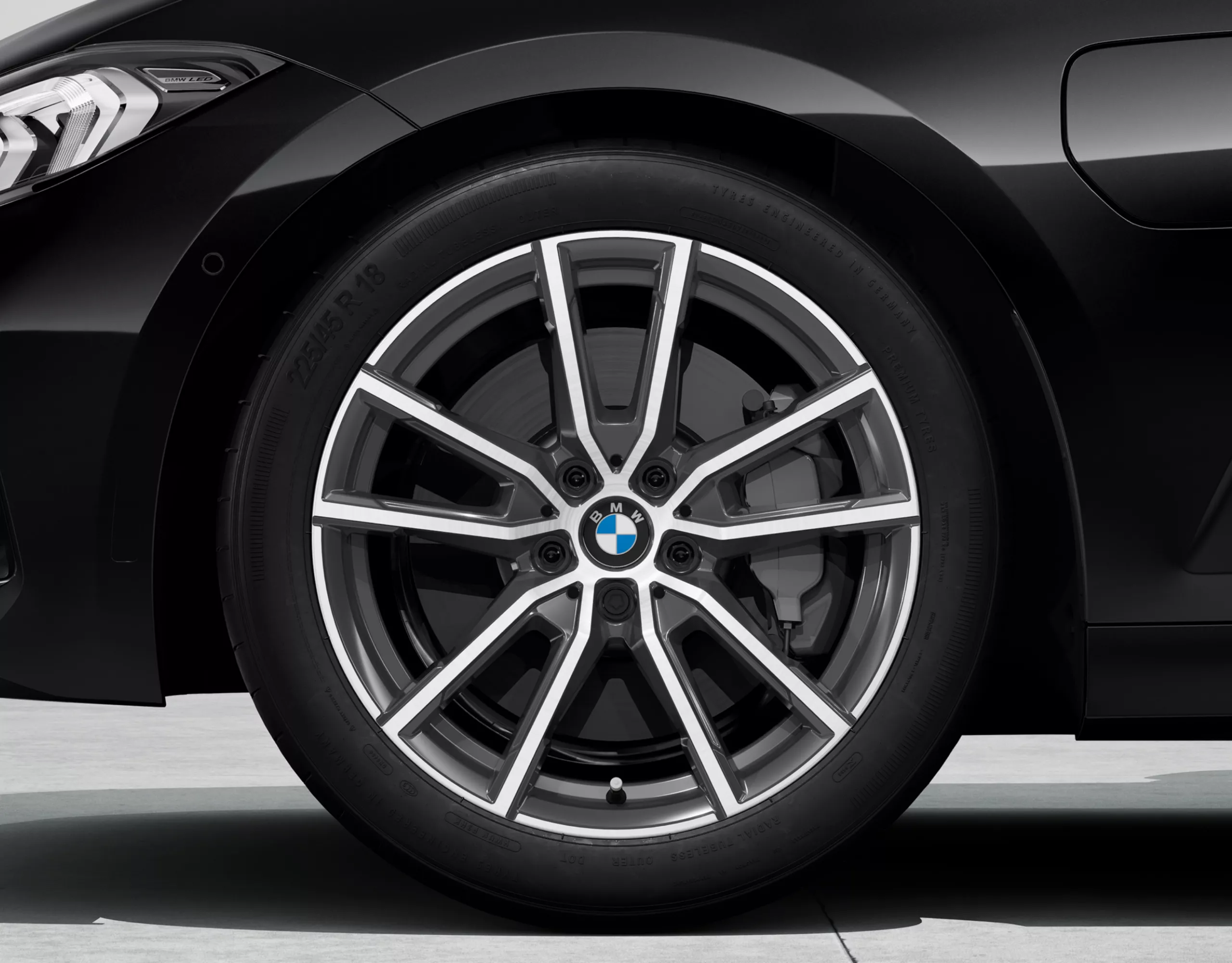 18" könnyűfém keréktárcsák V-küllős 780 kétszínű BMW 3 limousine plug-in hibrid