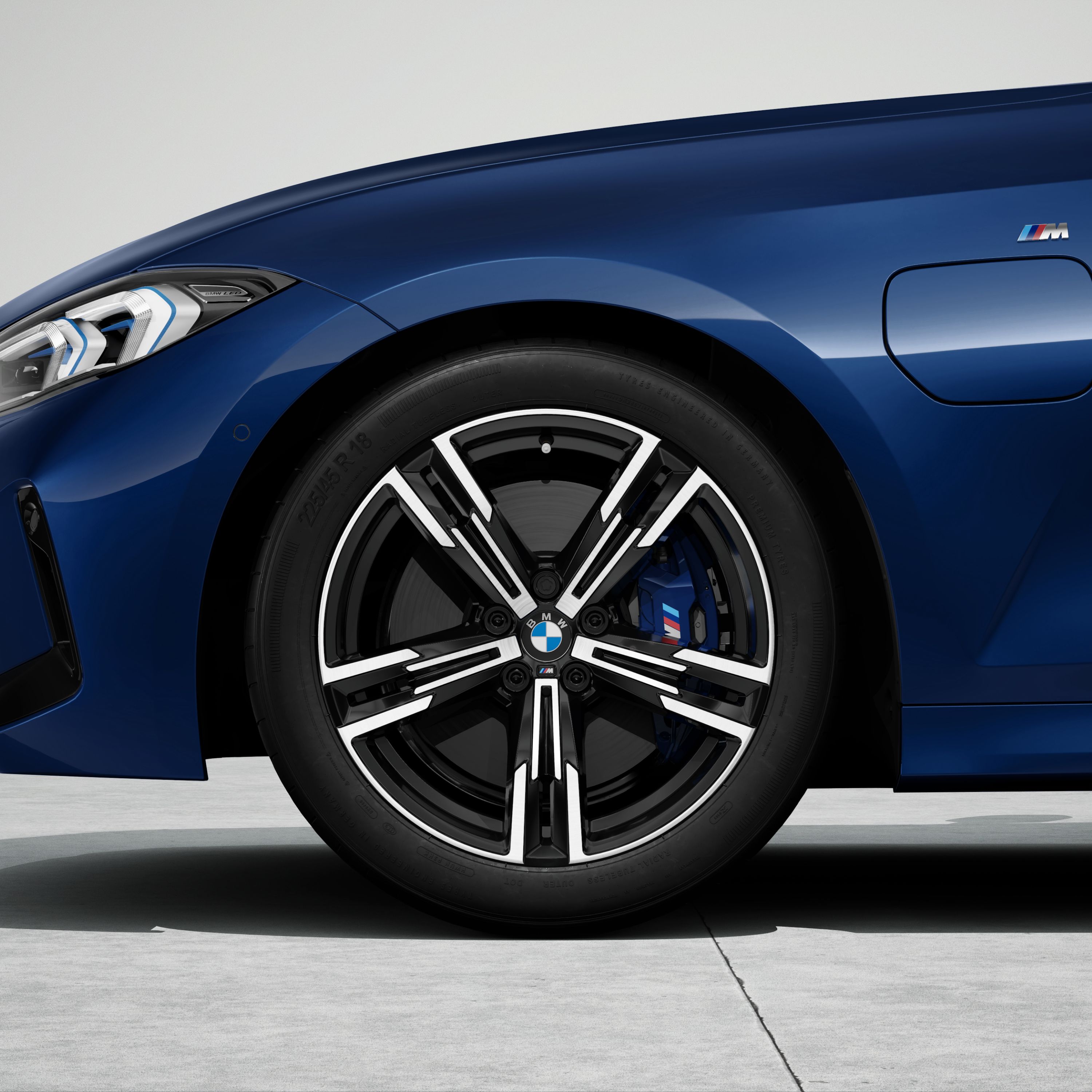 18-дюймовые легкосплавные диски M Double-Spoke 848 подключаемого гибрида BMW 3 серии Touring