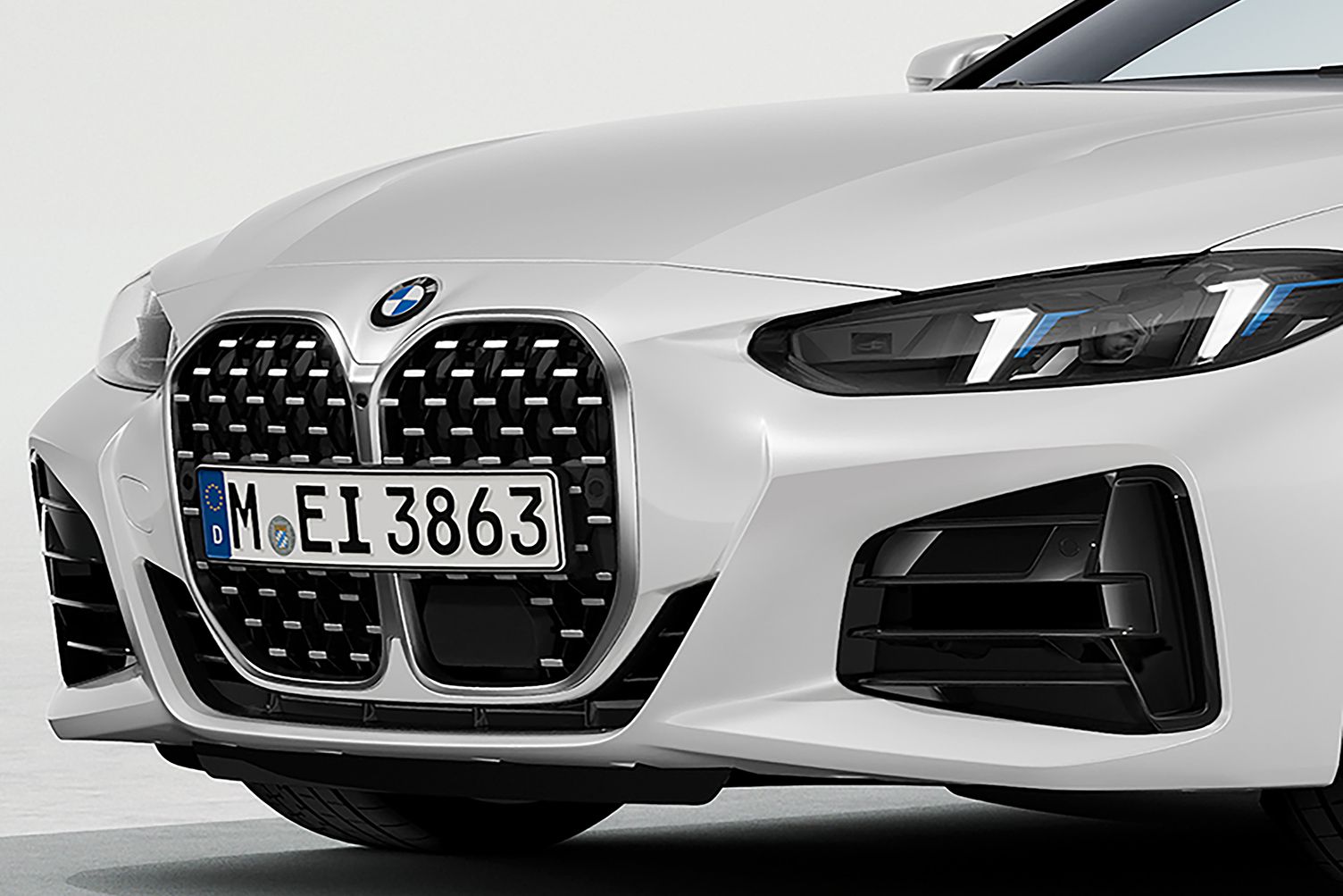 全新BMW 4系列敞篷跑車，全新水箱護罩設計