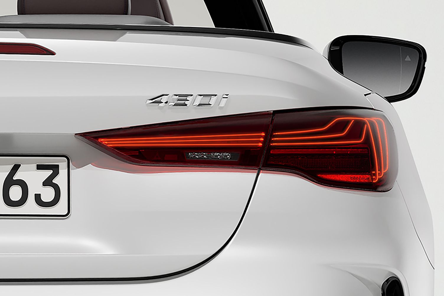 全新BMW 4系列敞篷跑車，全新頭燈設計