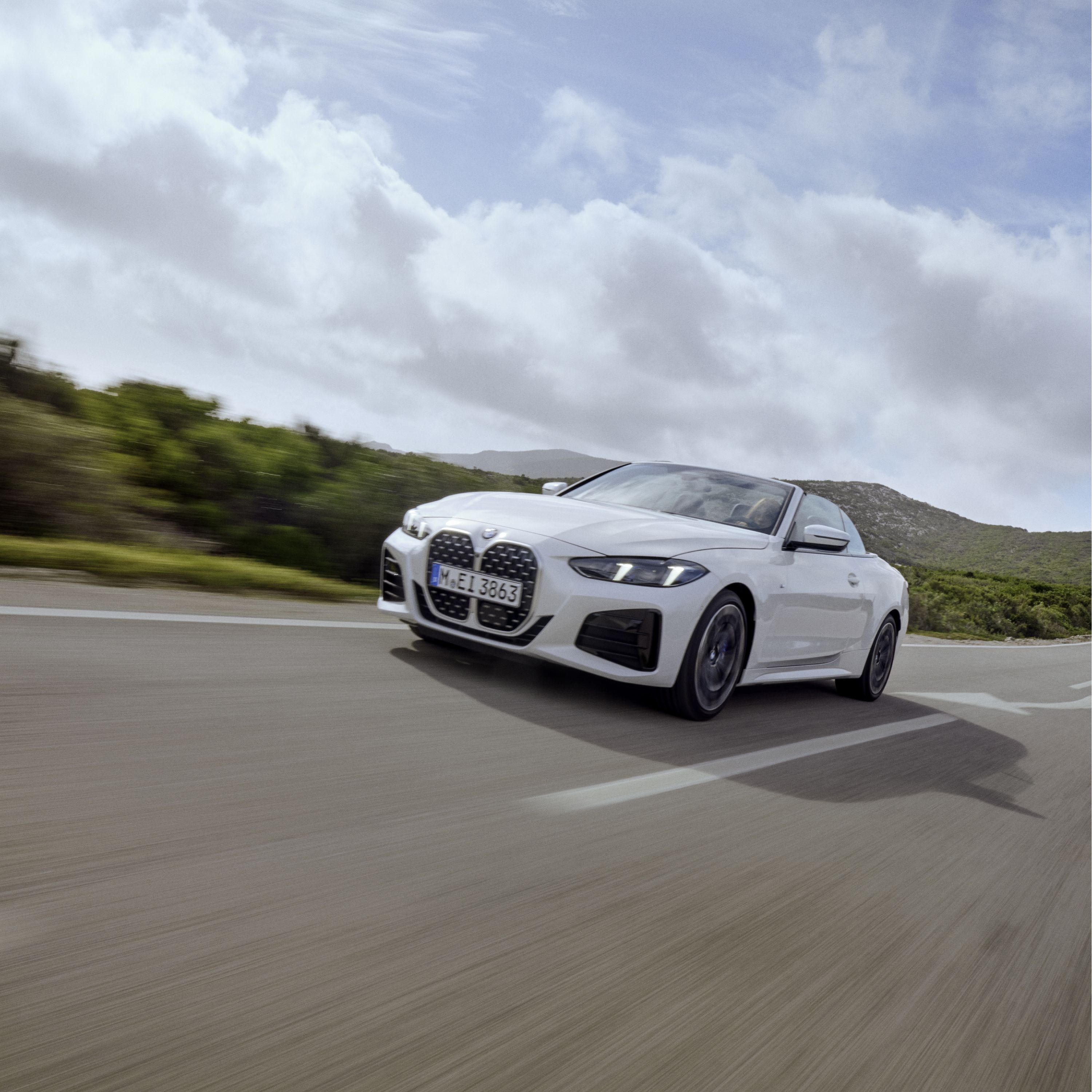 BMW 4 Series Convertible in Mineral White 