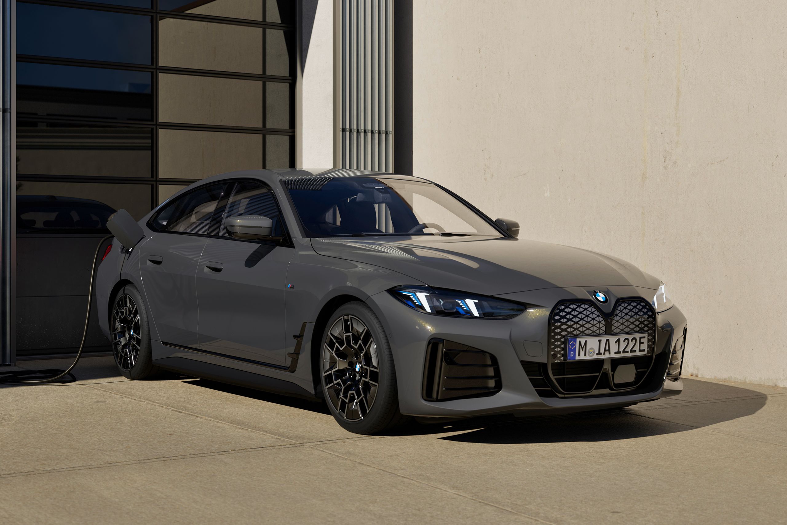 BMW i4 M60 xDrive：フロント・ビュー