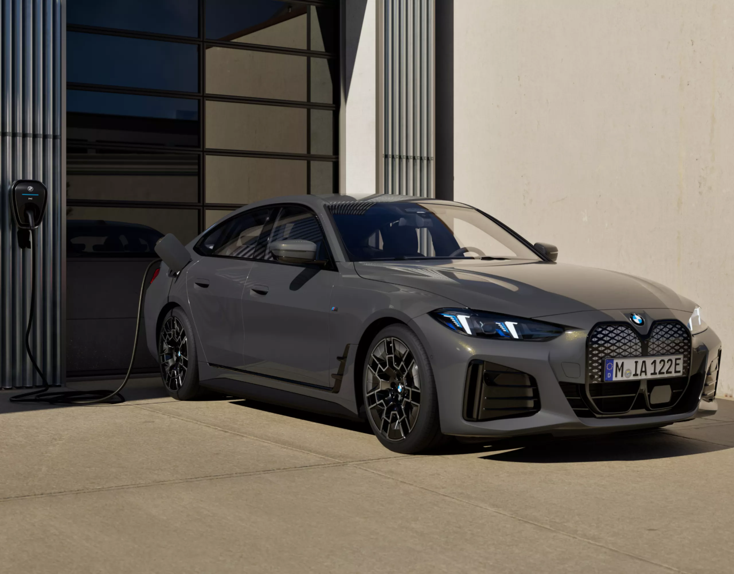 홈 충전 BMW i4 그란 쿠페 G26
