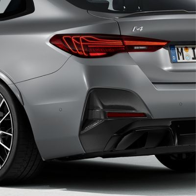 BMW i4 M60 xDrive, pakiet karbonowych elementów zewnętrznych M