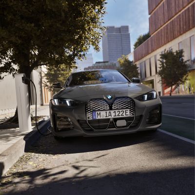 Ładowanie w miejscach publicznych BMW i4 M60 xDrive Gran Coupé G26