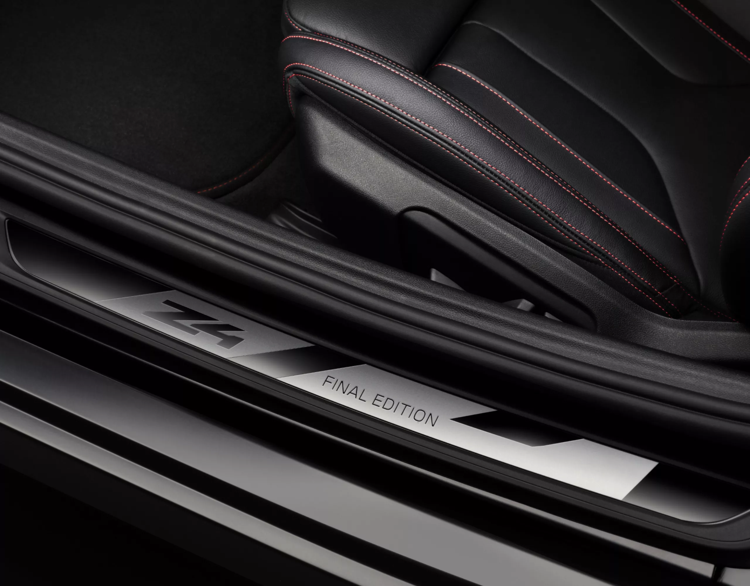 BMW Z4 M40i Roadster Final Edition door sill trim with ‘Z4 Final Edition’ lettering