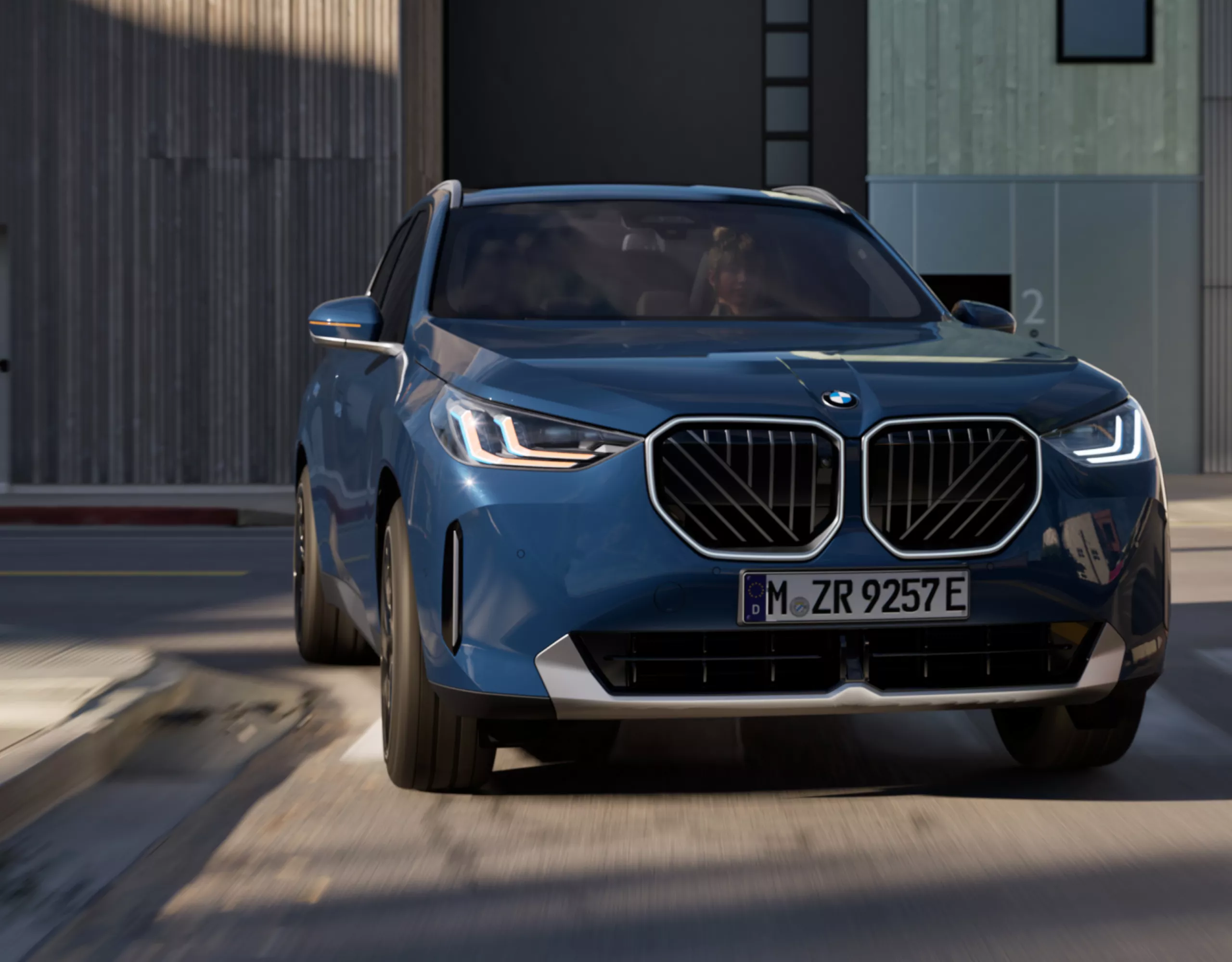 BMW X3 SUV פלאג-אין הייבריד היגוי ספורטיבי עם תגבור משתנה