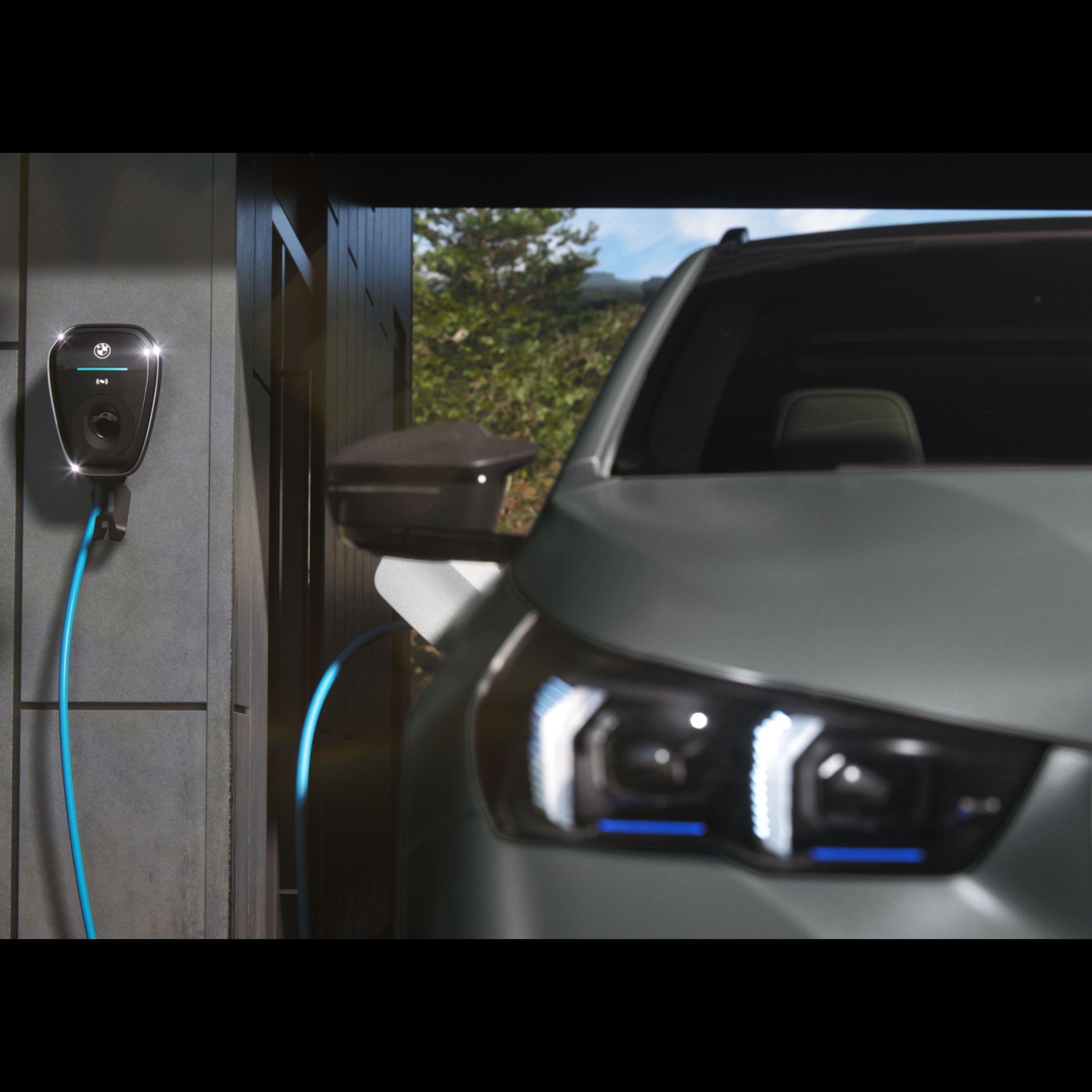 BMW i5 M60 xDrive ツーリング：BMW Wallbox