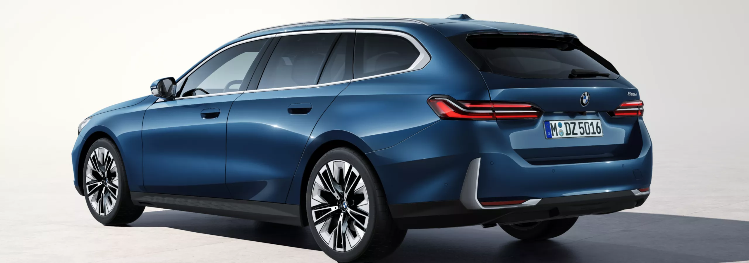 BMW 5シリーズ ツーリング：ローンとリース