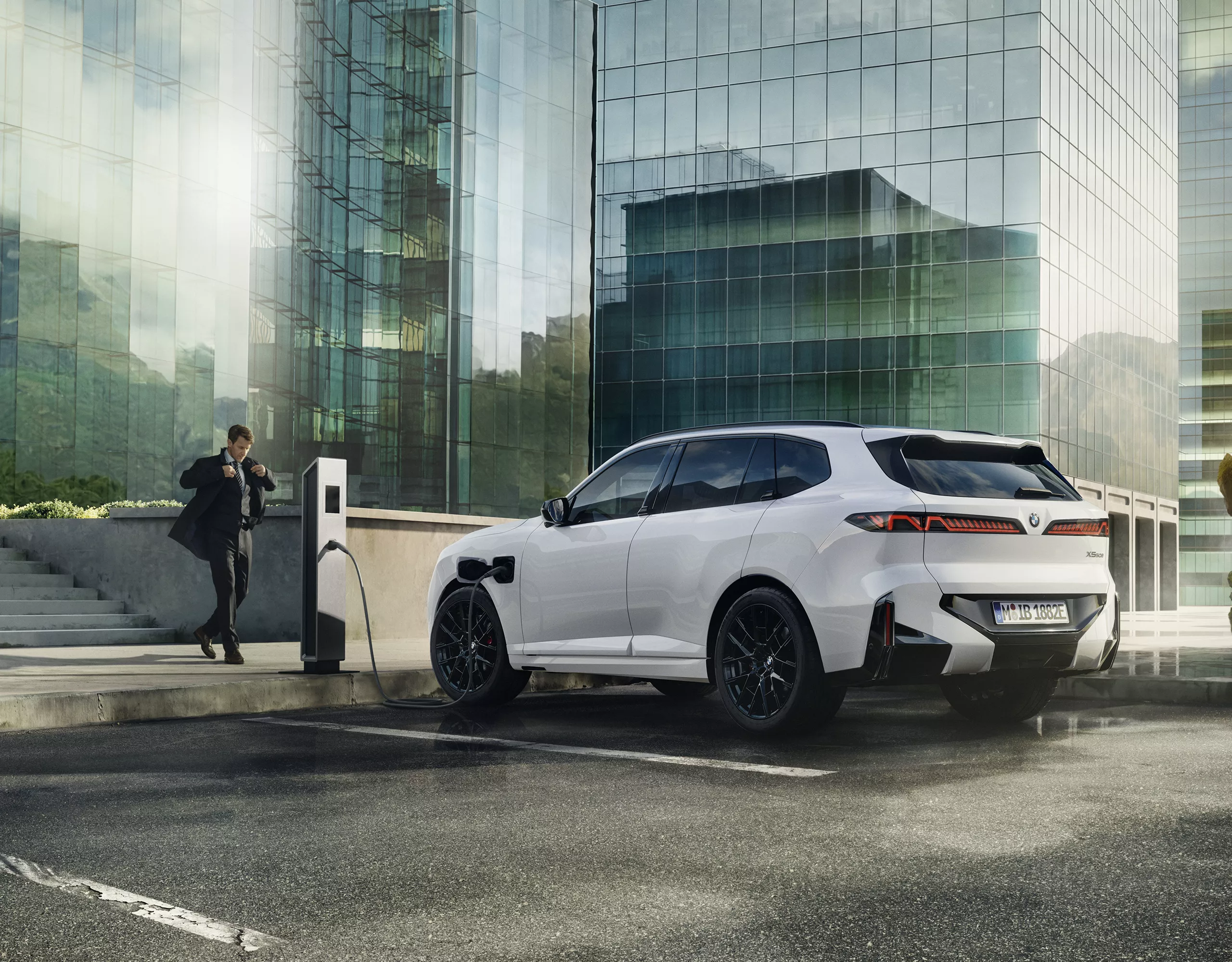BMW X5 uzlādējamais hibrīdauto, BMW Charging