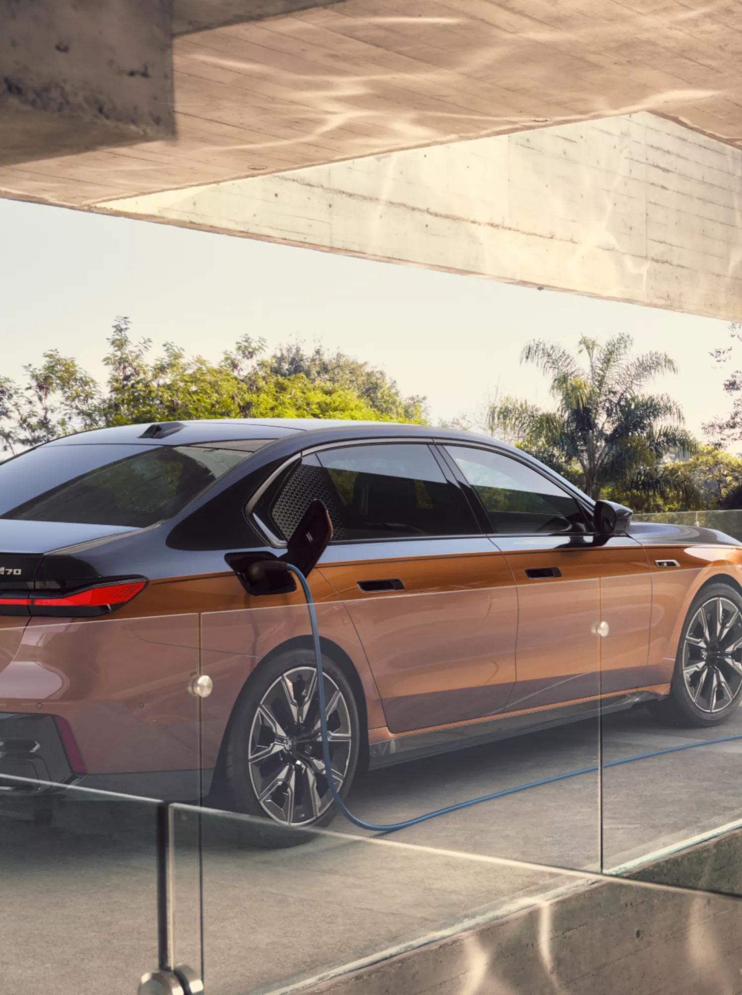 BMW 7er M Automobile Laden zuhause