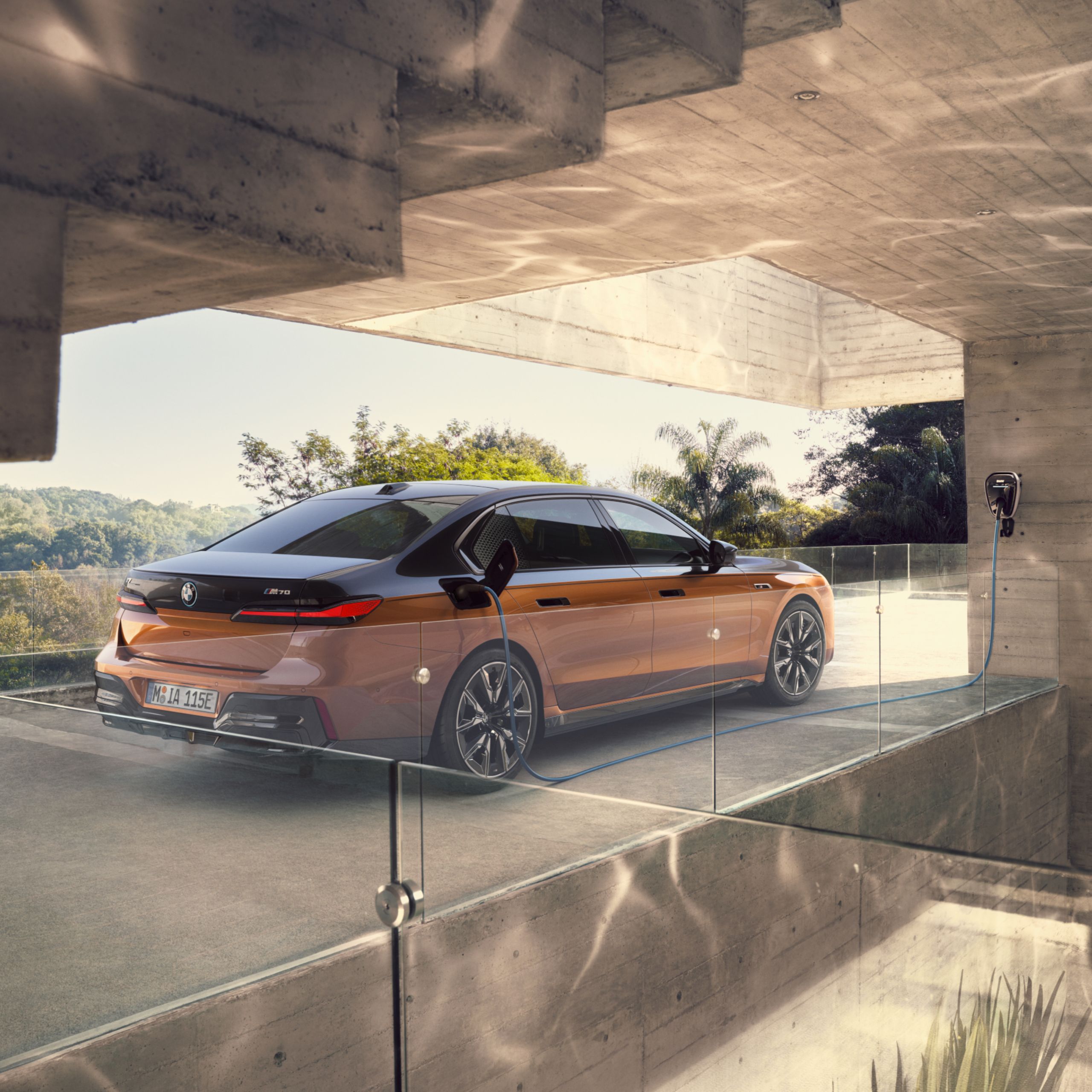 BMW 7. seeria M-mudelid, kodus laadimine
