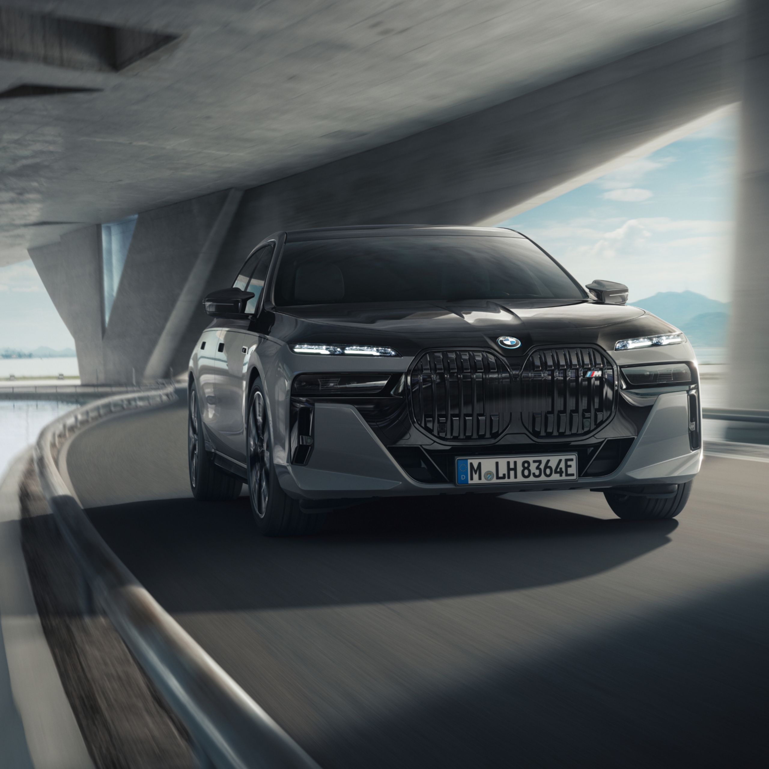 BMW M760e xDrive, ajamikontseptsioon