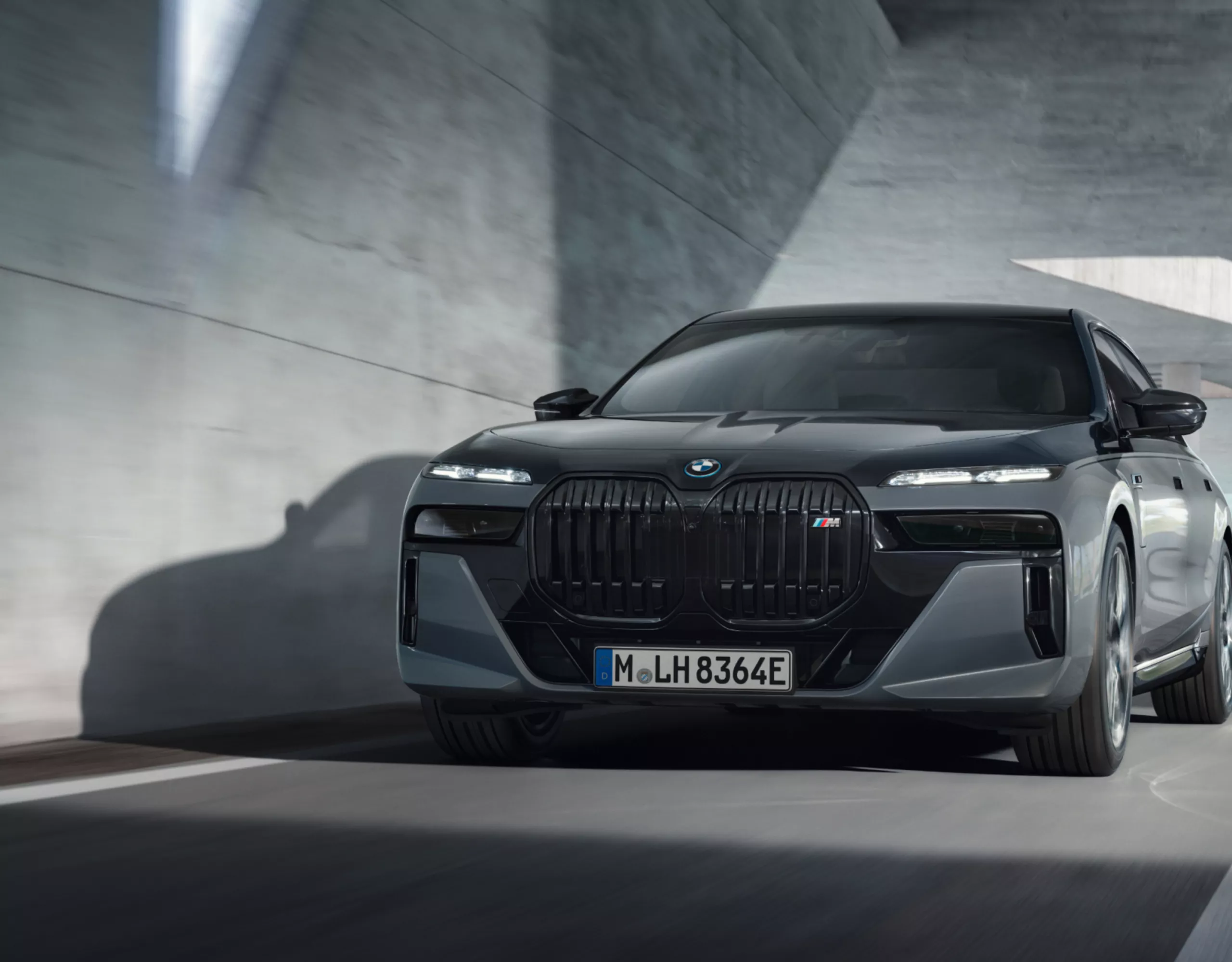 BMW M760e xDrive electric range
