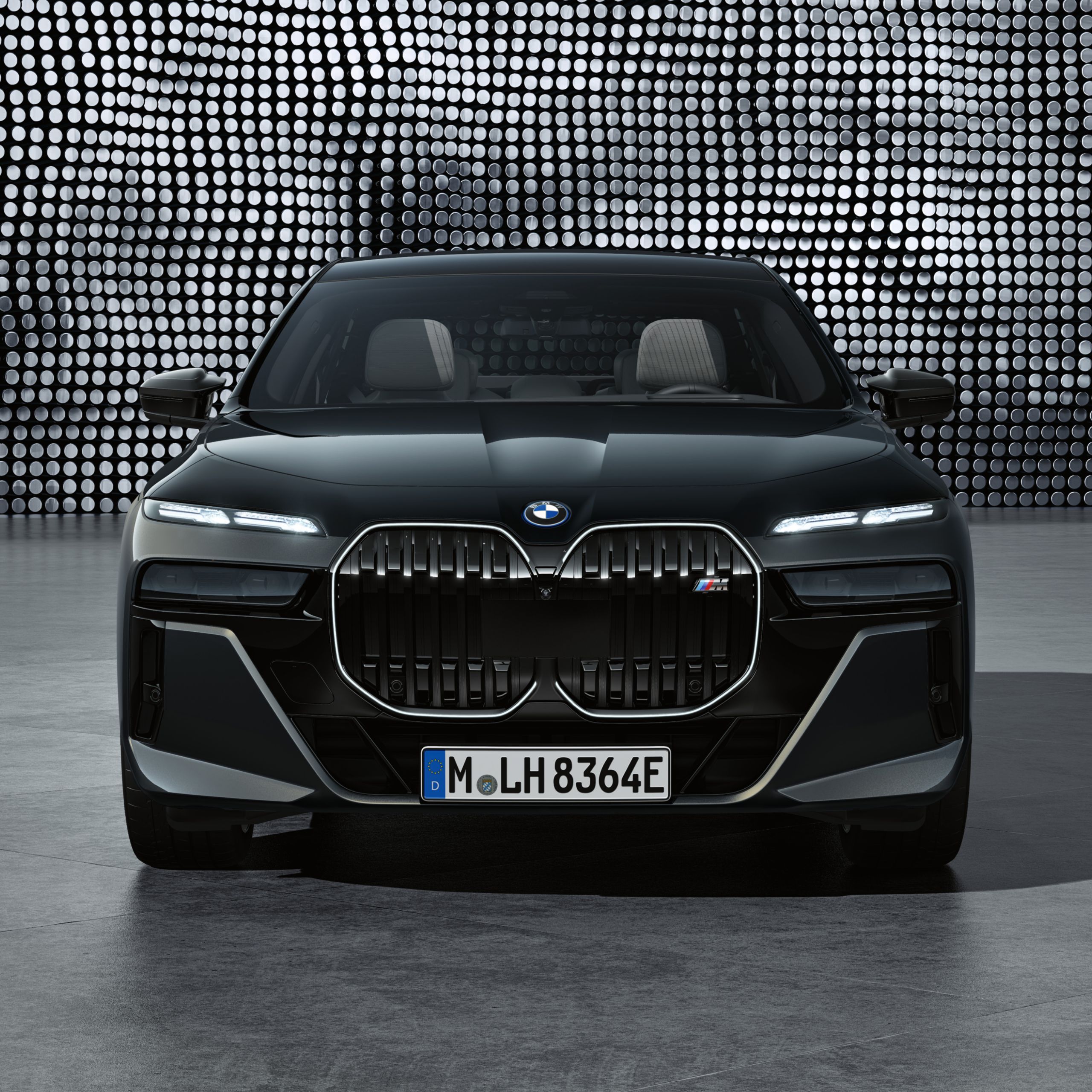 BMW M760e xDrive, esiosa disain