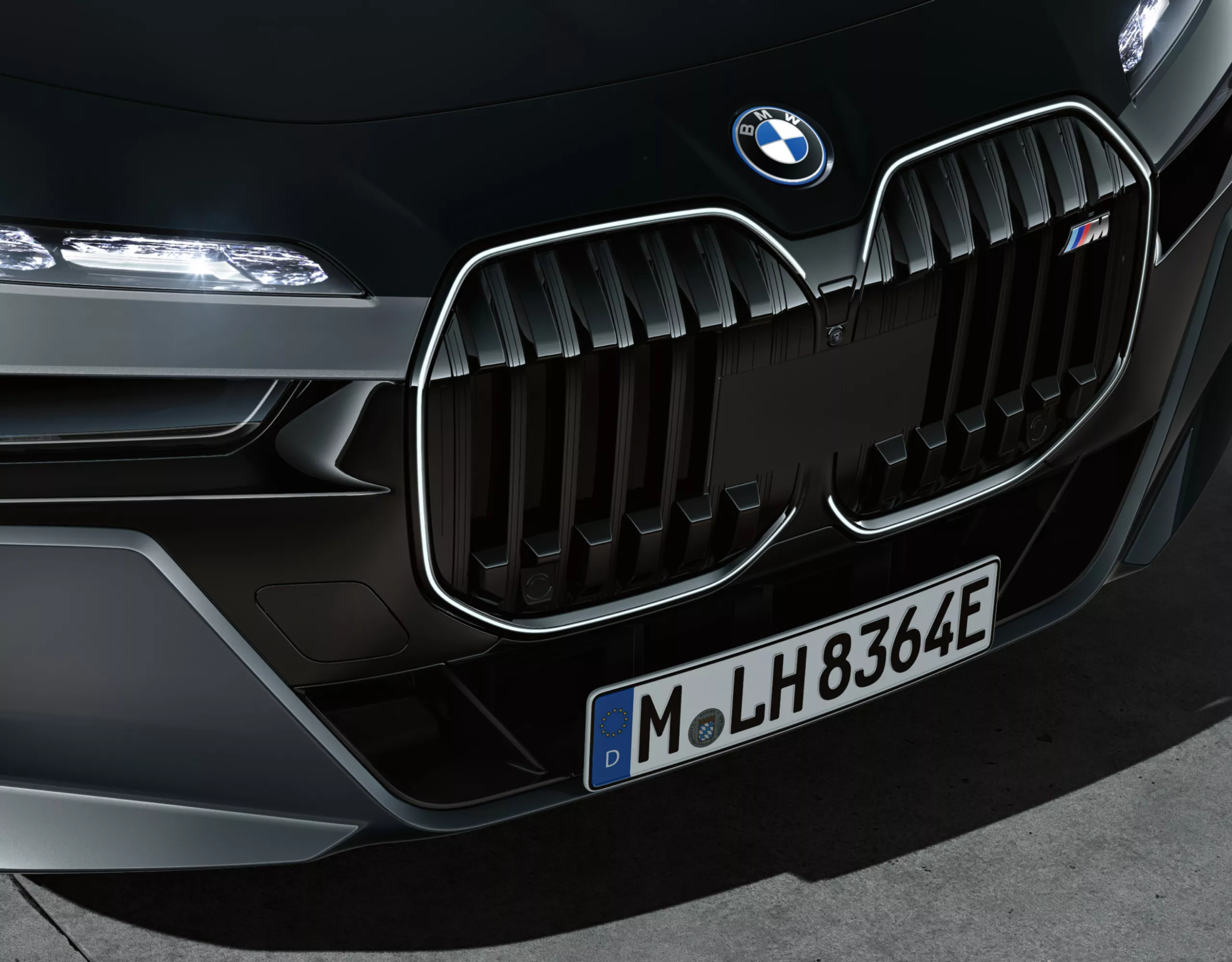 BMW M760e xDrive BMW Kristallscheinwerfer Iconic Glow