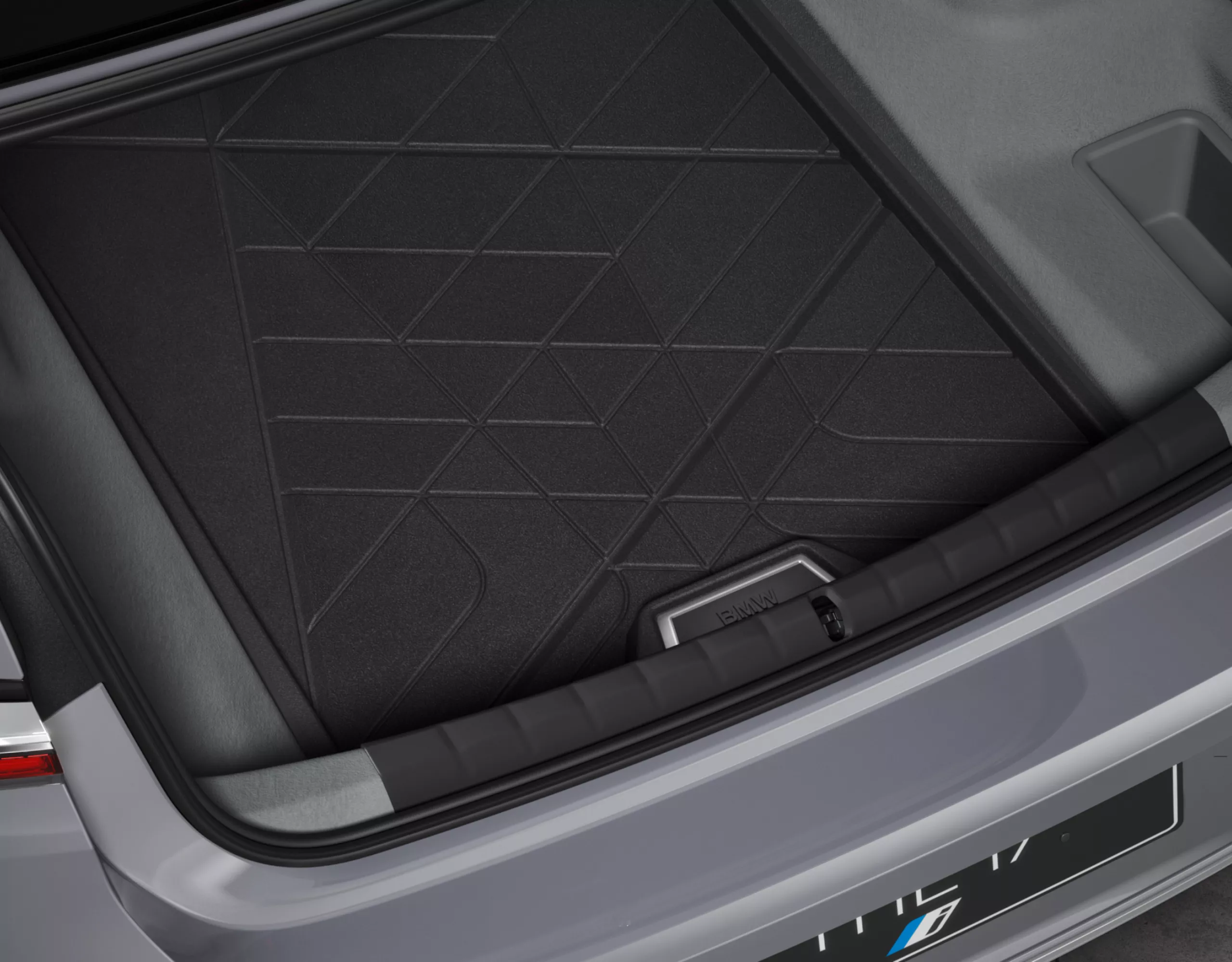 BMW i7 Sedan BMW luggage compartment mat