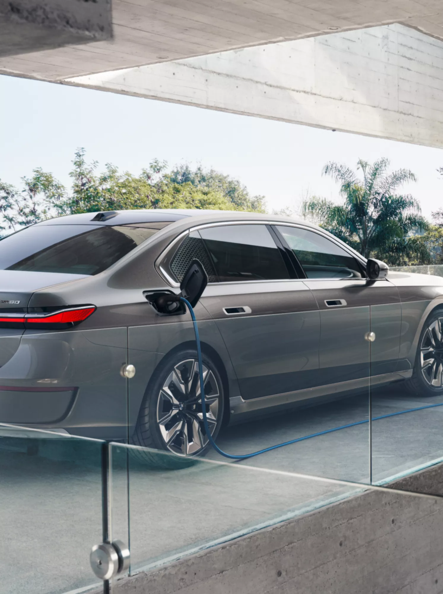 BMW i7 Sedan fully electric drive concept