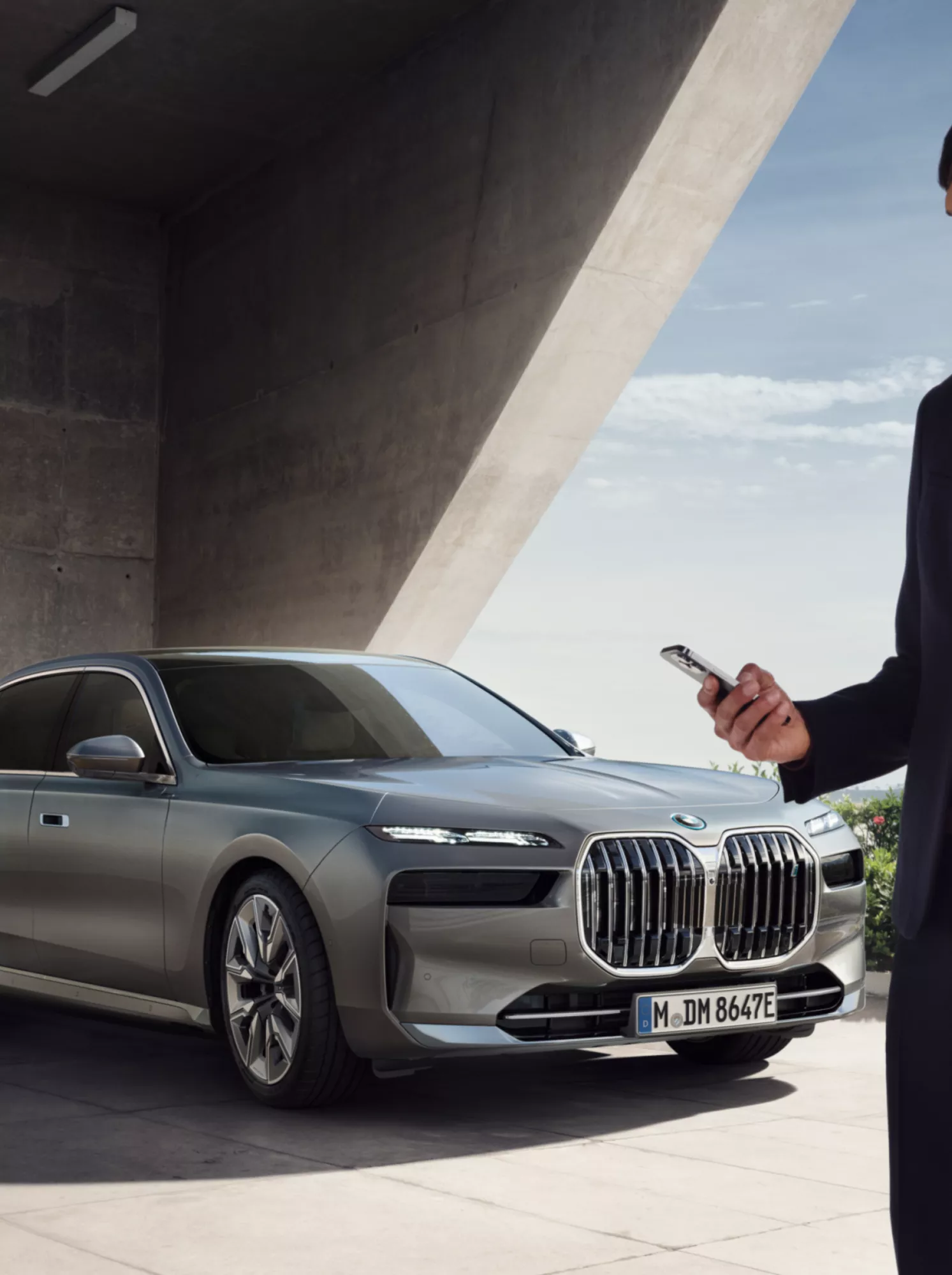 BMW i7 Limousine Laden unterwegs