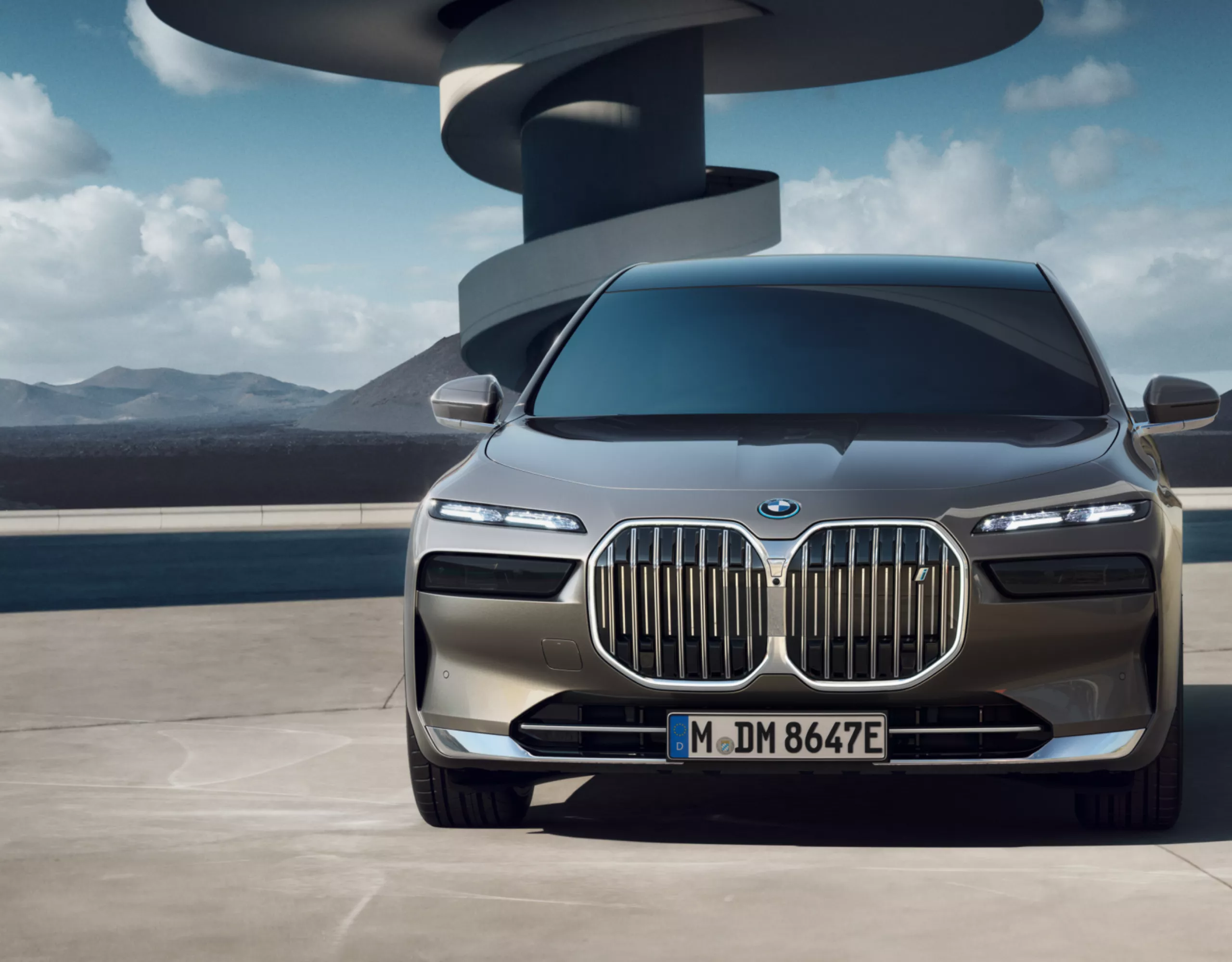 BMW i7 Sedan front design