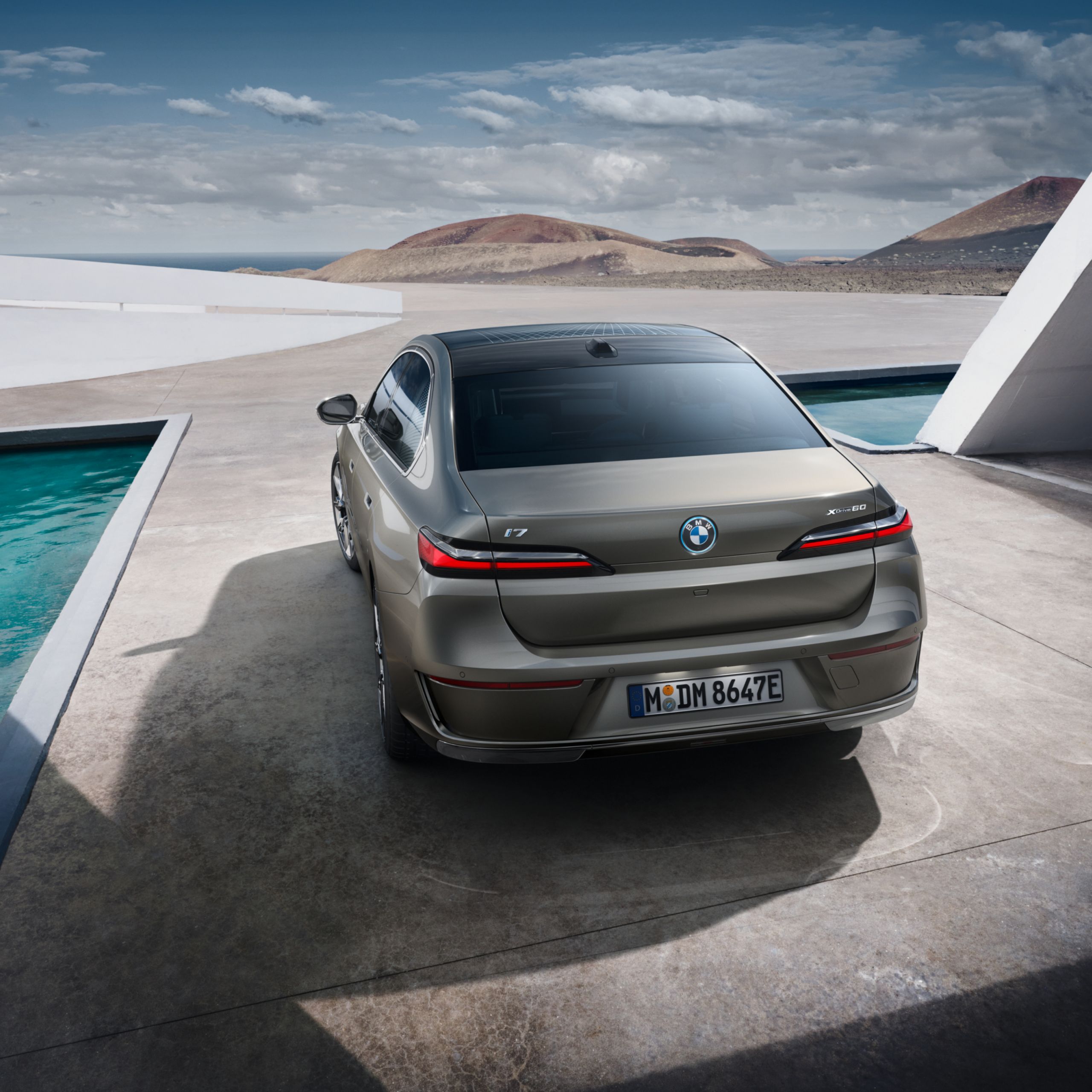 BMW i7 sedaan, tagaosa disain