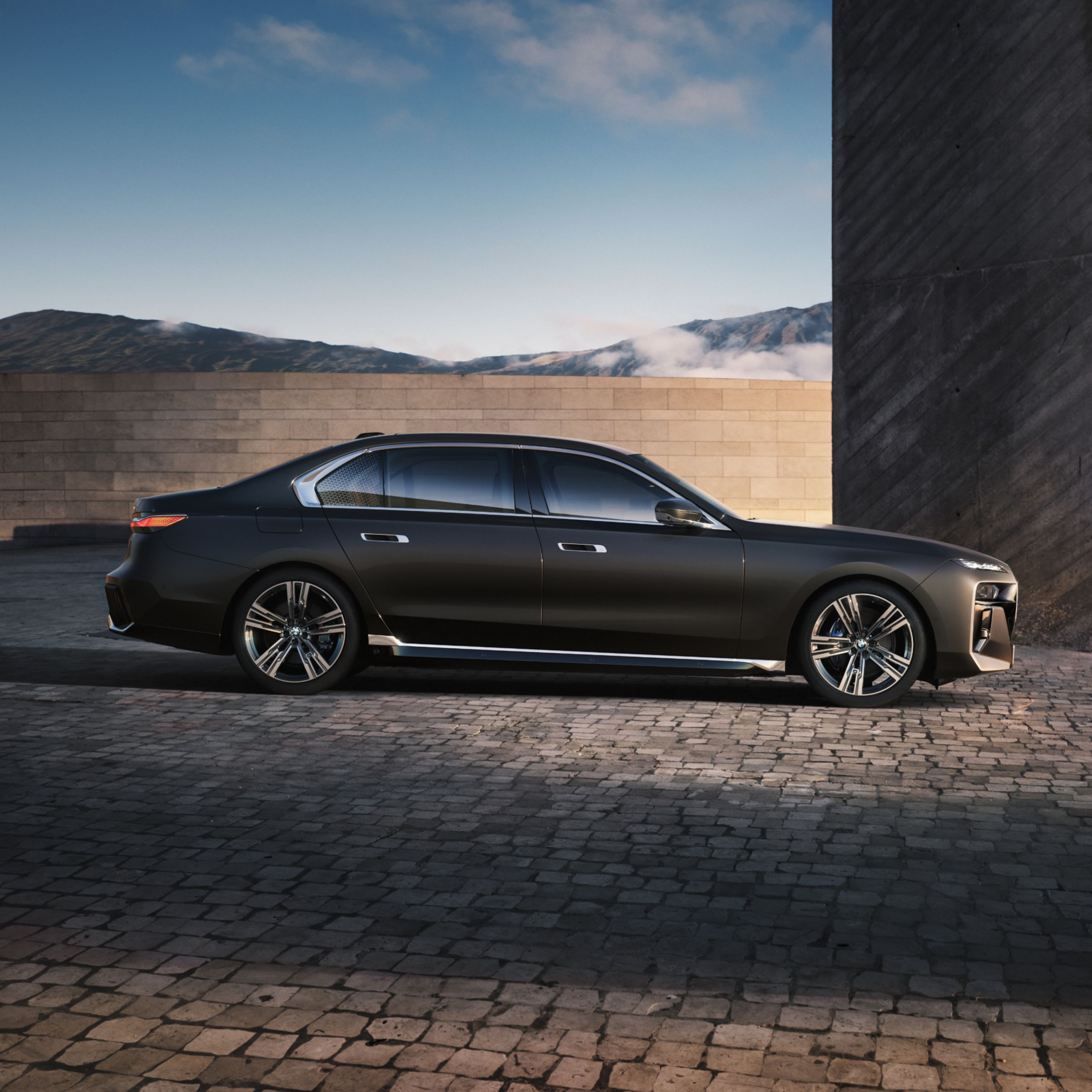 BMW 7 Limousine, oldalnézet
