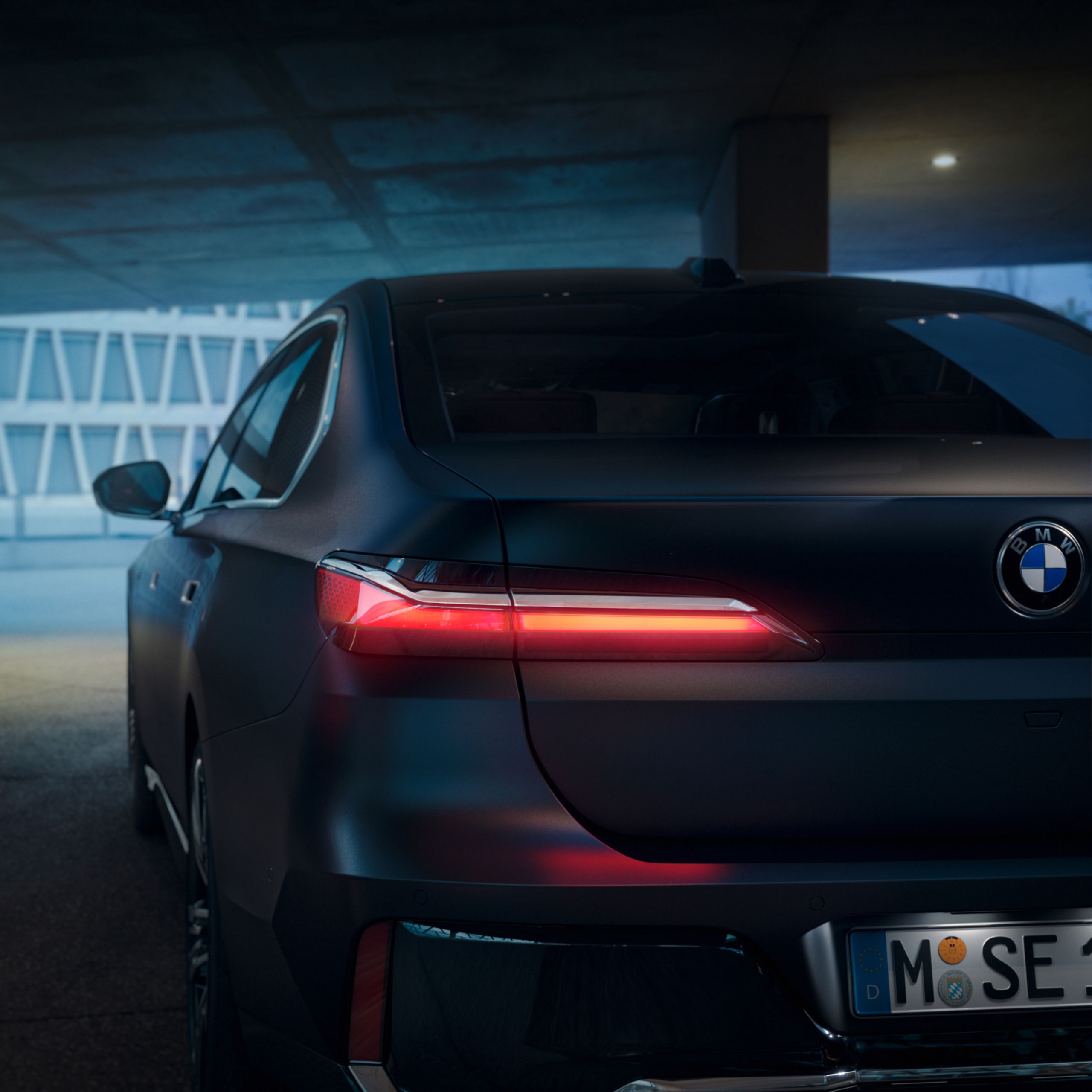 BMW 7 Limousine, hátsó kialakítás