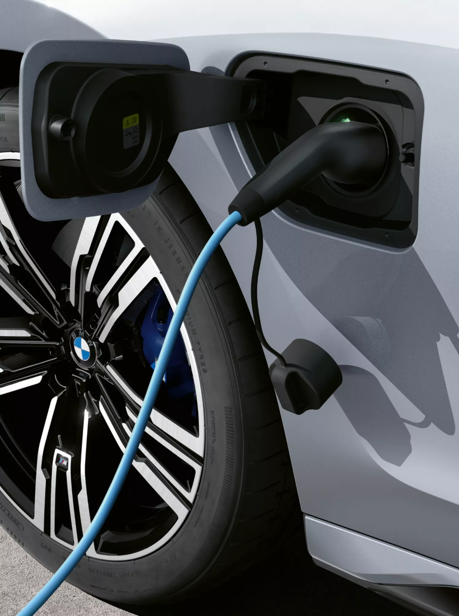 Плагін-гібрид BMW