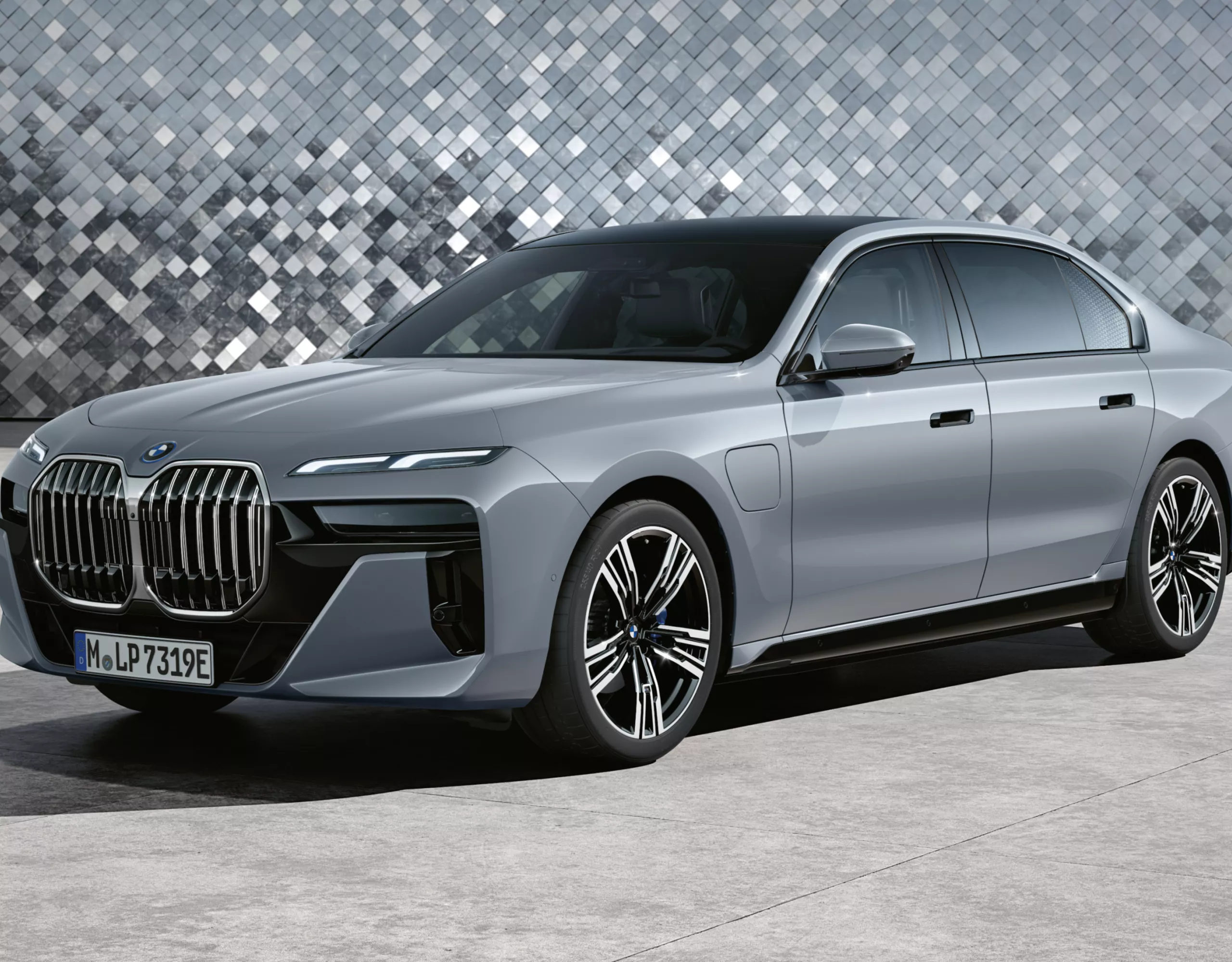 BMW 7 Series Sedan - ระยะขับขี่ด้วยไฟฟ้า