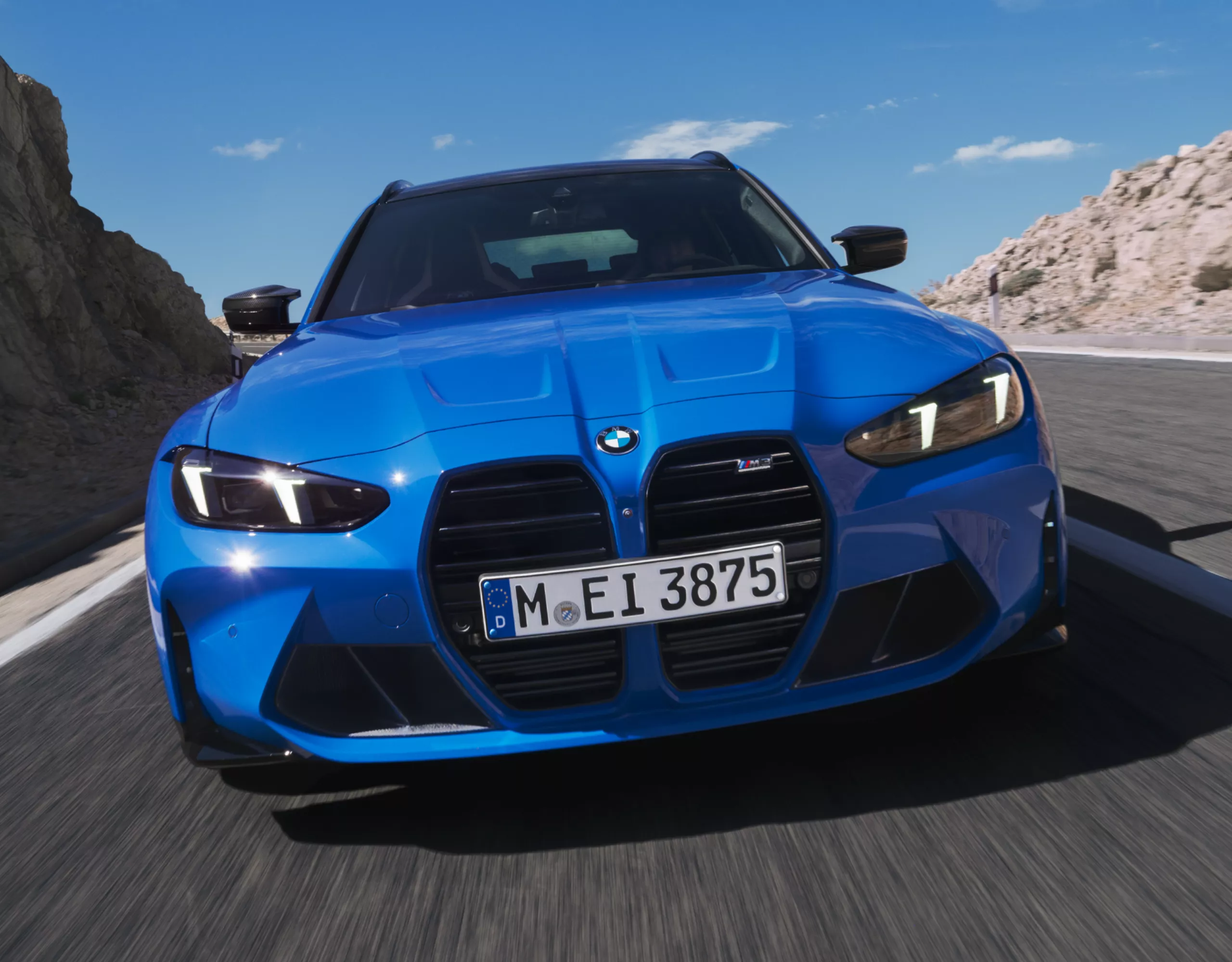 BMW M3 Competition Touring ในสี BMW Individual Voodoooblue Solid